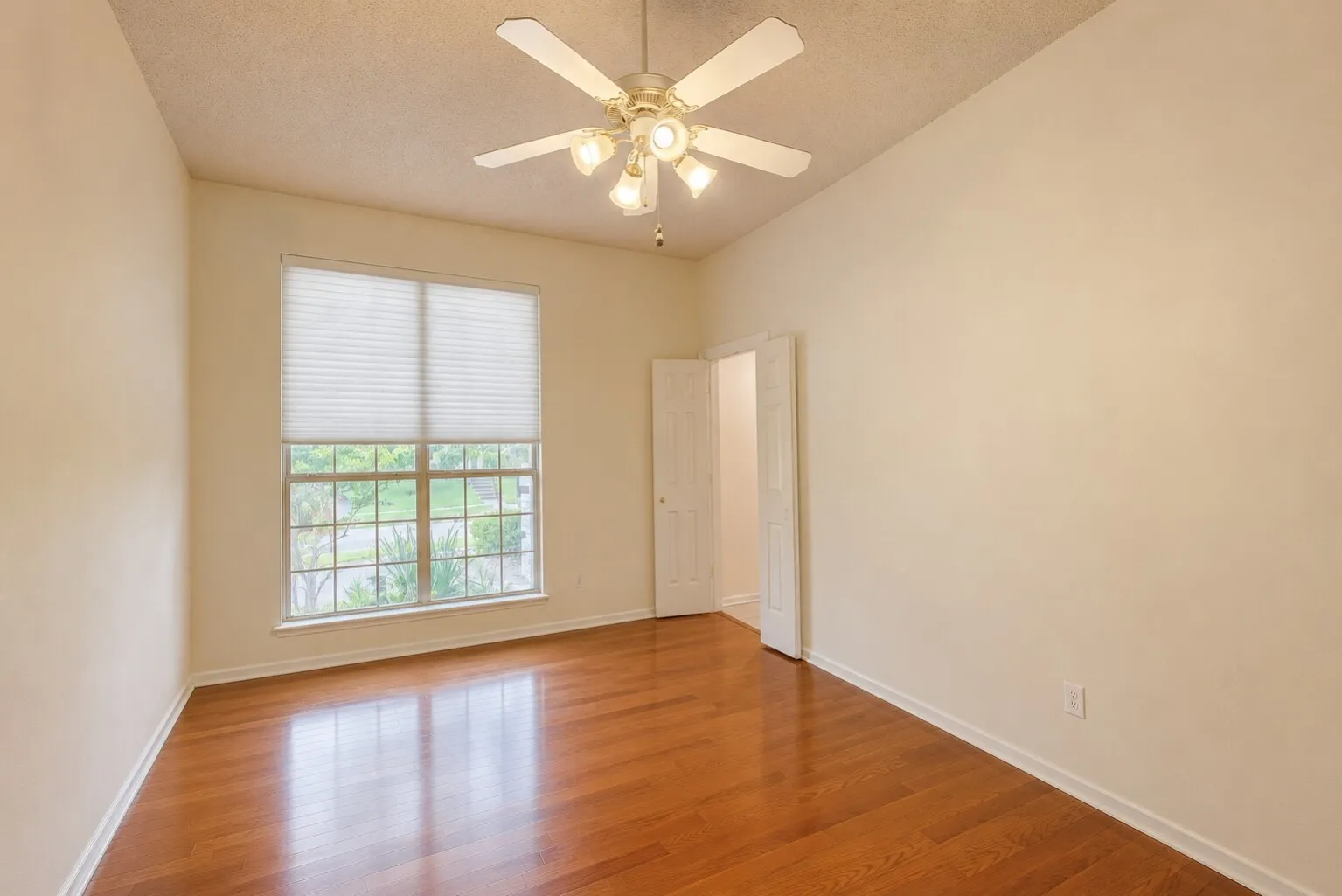 Single Family Residence For Rent in Dallas County , 2737 Windswept Lane, Mesquite, Texas 75181, 4 Bedroom, 2 Bathroom, 2 Garage spaces, 1,739 Sqft, built in 1998, Price $2,950, mls#21321173, Real Estate Agent in Mesquite, Homes For Rent in Dallas county, Homes For Rent in Mesquite, Realtor in Mesquite Texas, Real Estate Brokerage Independent Realty Texas, Luminita Cordes Realtor