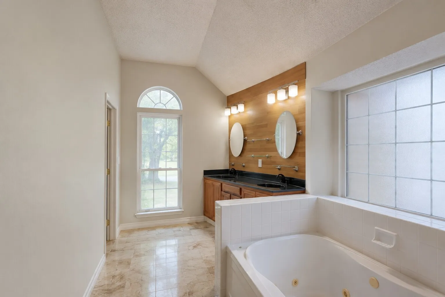Single Family Residence For Rent in Dallas County , 2737 Windswept Lane, Mesquite, Texas 75181, 4 Bedroom, 2 Bathroom, 2 Garage spaces, 1,739 Sqft, built in 1998, Price $2,950, mls#21321173, Real Estate Agent in Mesquite, Homes For Rent in Dallas county, Homes For Rent in Mesquite, Realtor in Mesquite Texas, Real Estate Brokerage Independent Realty Texas, Luminita Cordes Realtor