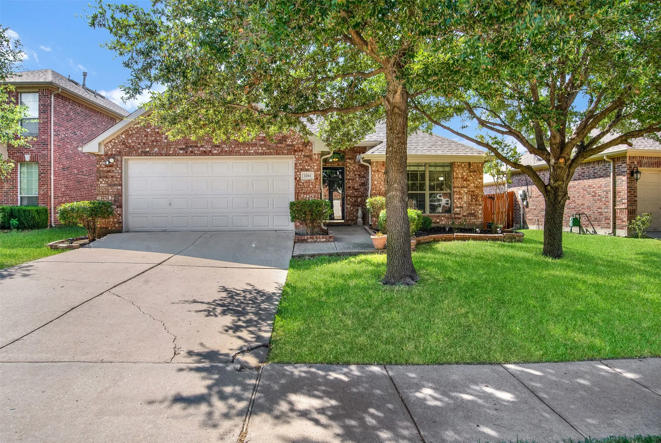 Single Family Residence For Rent in Denton County , 2744 Cascade Cove Drive, Little Elm, Texas 75068, 3 Bedroom, 2 Bathroom, 2 Garage spaces, 1,457 Sqft, built in 2005, mls#21309130, Real Estate Agent in Little Elm, Homes For Rent in Denton county, Homes For Rent in Little Elm, Realtor in Little Elm Texas, Real Estate Brokerage Independent Realty Texas, Luminita Cordes Realtor