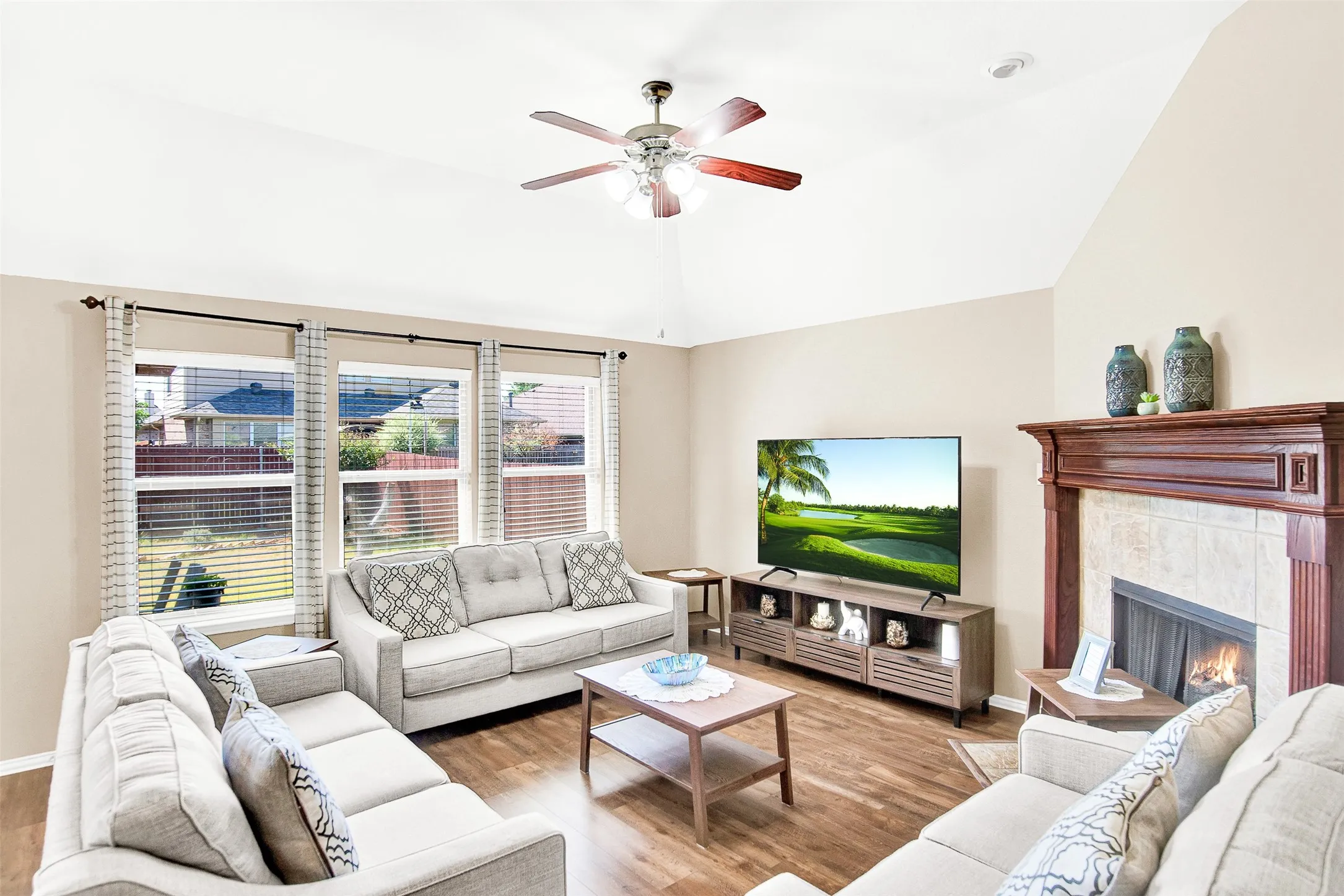Single Family Residence For Rent in Denton County , 2744 Cascade Cove Drive, Little Elm, Texas 75068, 3 Bedroom, 2 Bathroom, 2 Garage spaces, 1,457 Sqft, built in 2005, mls#21309130, Real Estate Agent in Little Elm, Homes For Rent in Denton county, Homes For Rent in Little Elm, Realtor in Little Elm Texas, Real Estate Brokerage Independent Realty Texas, Luminita Cordes Realtor