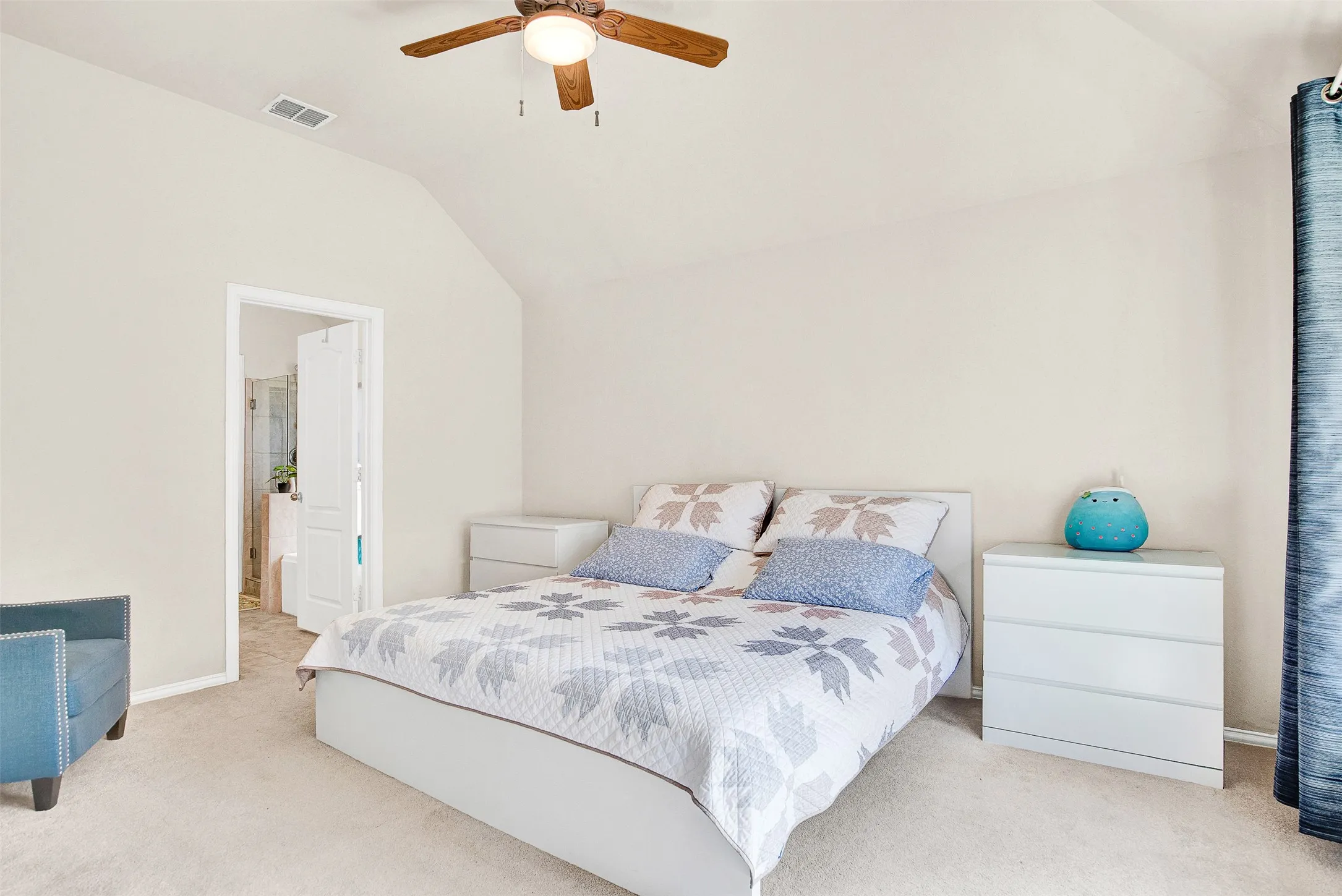 Single Family Residence For Rent in Denton County , 2744 Cascade Cove Drive, Little Elm, Texas 75068, 3 Bedroom, 2 Bathroom, 2 Garage spaces, 1,457 Sqft, built in 2005, mls#21309130, Real Estate Agent in Little Elm, Homes For Rent in Denton county, Homes For Rent in Little Elm, Realtor in Little Elm Texas, Real Estate Brokerage Independent Realty Texas, Luminita Cordes Realtor