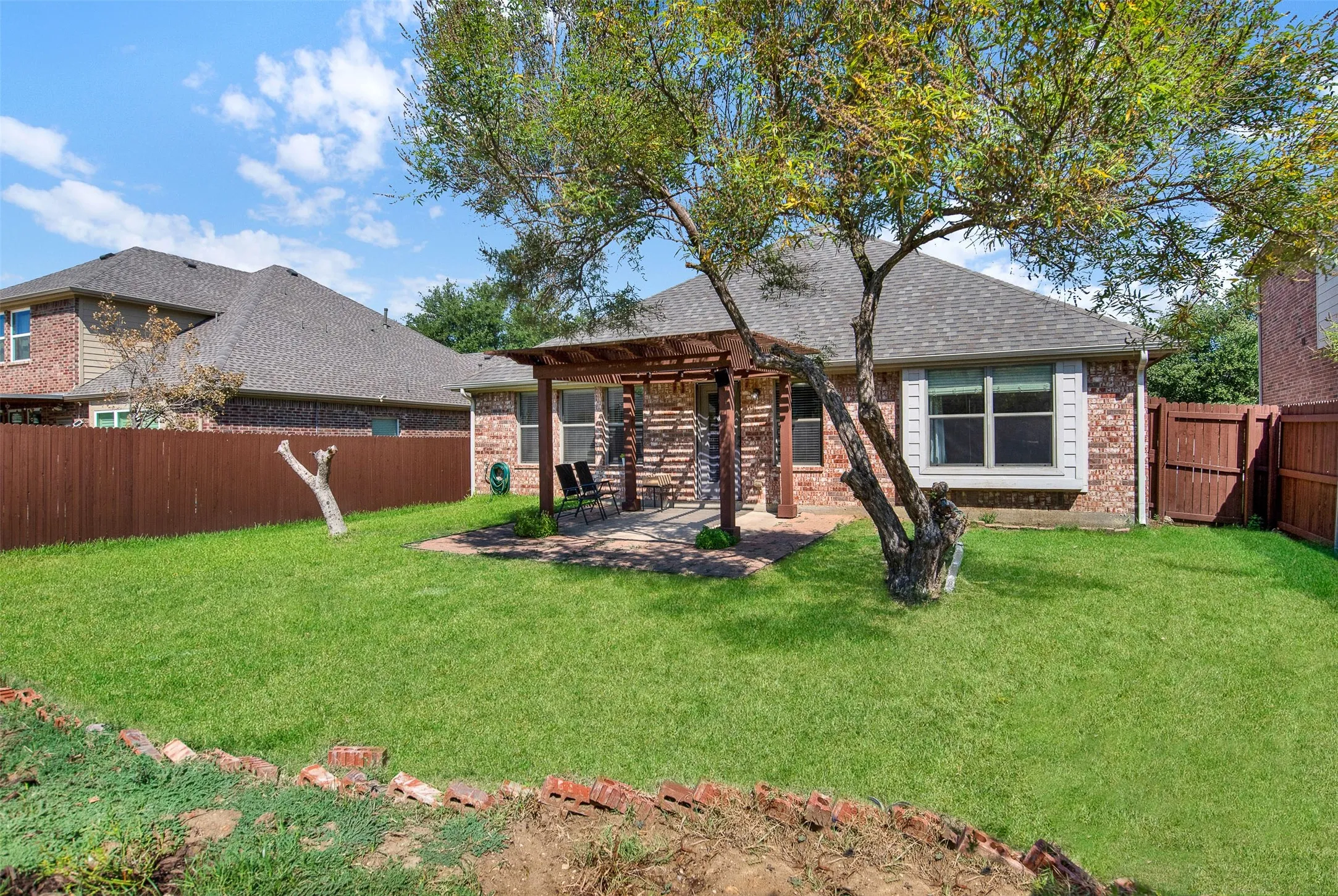Single Family Residence For Rent in Denton County , 2744 Cascade Cove Drive, Little Elm, Texas 75068, 3 Bedroom, 2 Bathroom, 2 Garage spaces, 1,457 Sqft, built in 2005, mls#21309130, Real Estate Agent in Little Elm, Homes For Rent in Denton county, Homes For Rent in Little Elm, Realtor in Little Elm Texas, Real Estate Brokerage Independent Realty Texas, Luminita Cordes Realtor