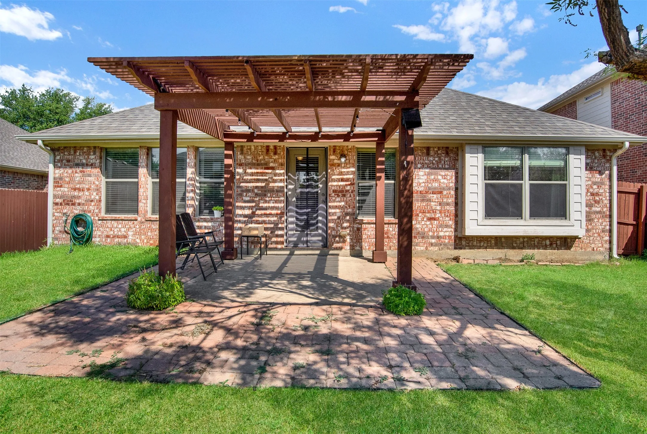 Single Family Residence For Rent in Denton County , 2744 Cascade Cove Drive, Little Elm, Texas 75068, 3 Bedroom, 2 Bathroom, 2 Garage spaces, 1,457 Sqft, built in 2005, mls#21309130, Real Estate Agent in Little Elm, Homes For Rent in Denton county, Homes For Rent in Little Elm, Realtor in Little Elm Texas, Real Estate Brokerage Independent Realty Texas, Luminita Cordes Realtor