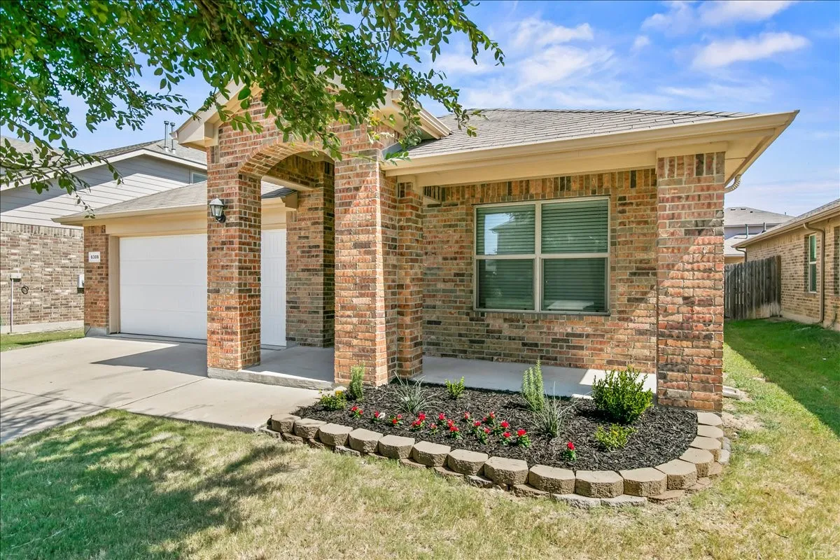 Single Family Residence For Sale in Tarrant County , 6308 Eagle Pier Way, Fort Worth, Texas 76179, 3 Bedroom, 2 Bathroom, 2 Garage spaces, 1,773 Sqft, built in 2018, mls#21327653, Real Estate Agent in Fort Worth, Homes For Sale in Tarrant county, Homes For Sale in Fort Worth, Realtor in Fort Worth Texas, Real Estate Brokerage Independent Realty Texas, Luminita Cordes Realtor