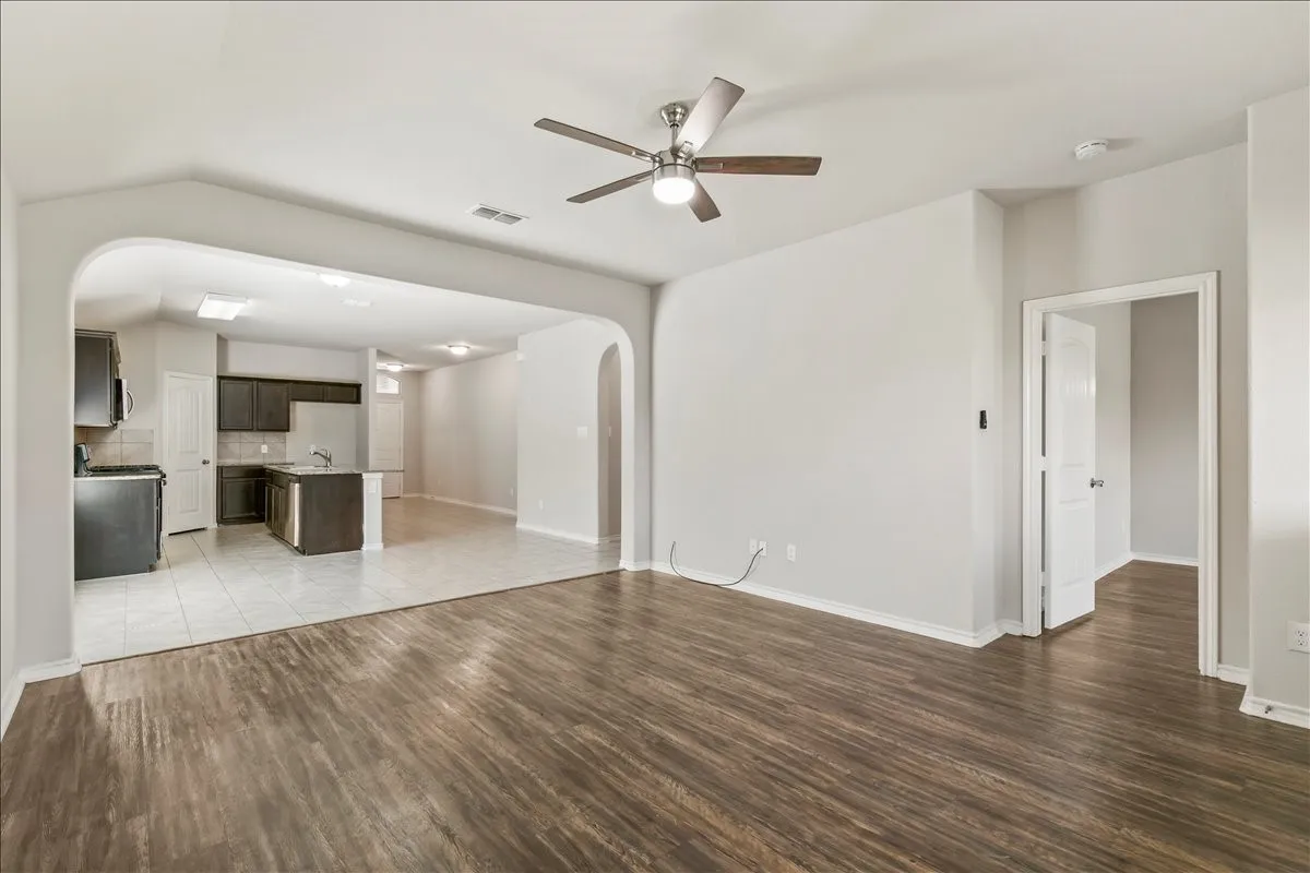 Single Family Residence For Sale in Tarrant County , 6308 Eagle Pier Way, Fort Worth, Texas 76179, 3 Bedroom, 2 Bathroom, 2 Garage spaces, 1,773 Sqft, built in 2018, mls#21327653, Real Estate Agent in Fort Worth, Homes For Sale in Tarrant county, Homes For Sale in Fort Worth, Realtor in Fort Worth Texas, Real Estate Brokerage Independent Realty Texas, Luminita Cordes Realtor