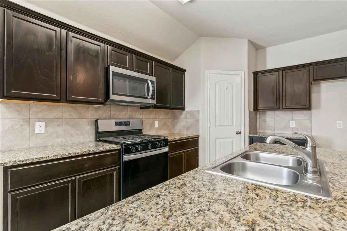 Single Family Residence For Sale in Tarrant County , 6308 Eagle Pier Way, Fort Worth, Texas 76179, 3 Bedroom, 2 Bathroom, 2 Garage spaces, 1,773 Sqft, built in 2018, mls#21327653, Real Estate Agent in Fort Worth, Homes For Sale in Tarrant county, Homes For Sale in Fort Worth, Realtor in Fort Worth Texas, Real Estate Brokerage Independent Realty Texas, Luminita Cordes Realtor