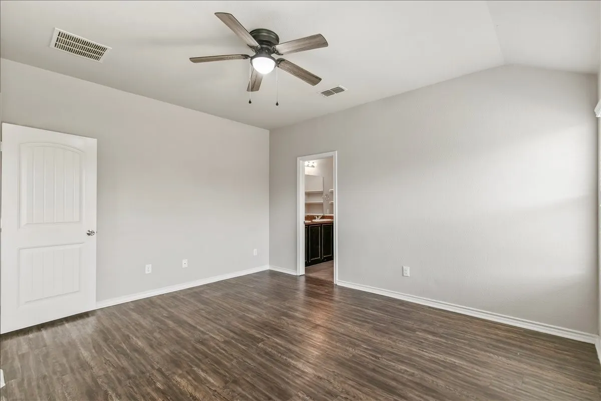 Single Family Residence For Sale in Tarrant County , 6308 Eagle Pier Way, Fort Worth, Texas 76179, 3 Bedroom, 2 Bathroom, 2 Garage spaces, 1,773 Sqft, built in 2018, mls#21327653, Real Estate Agent in Fort Worth, Homes For Sale in Tarrant county, Homes For Sale in Fort Worth, Realtor in Fort Worth Texas, Real Estate Brokerage Independent Realty Texas, Luminita Cordes Realtor