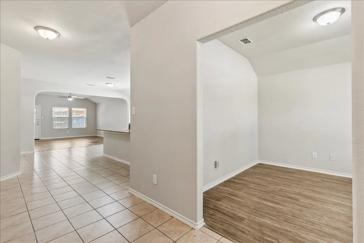 Single Family Residence For Sale in Tarrant County , 6308 Eagle Pier Way, Fort Worth, Texas 76179, 3 Bedroom, 2 Bathroom, 2 Garage spaces, 1,773 Sqft, built in 2018, mls#21327653, Real Estate Agent in Fort Worth, Homes For Sale in Tarrant county, Homes For Sale in Fort Worth, Realtor in Fort Worth Texas, Real Estate Brokerage Independent Realty Texas, Luminita Cordes Realtor