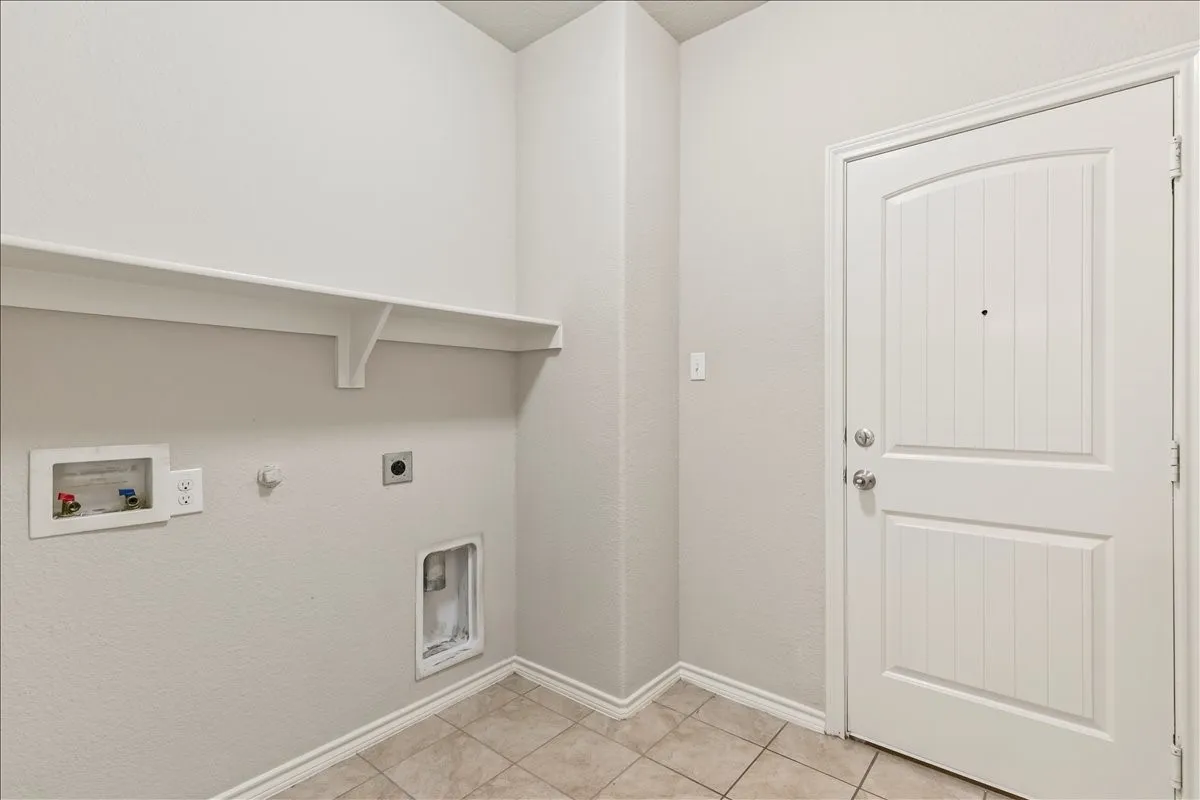 Single Family Residence For Sale in Tarrant County , 6308 Eagle Pier Way, Fort Worth, Texas 76179, 3 Bedroom, 2 Bathroom, 2 Garage spaces, 1,773 Sqft, built in 2018, mls#21327653, Real Estate Agent in Fort Worth, Homes For Sale in Tarrant county, Homes For Sale in Fort Worth, Realtor in Fort Worth Texas, Real Estate Brokerage Independent Realty Texas, Luminita Cordes Realtor