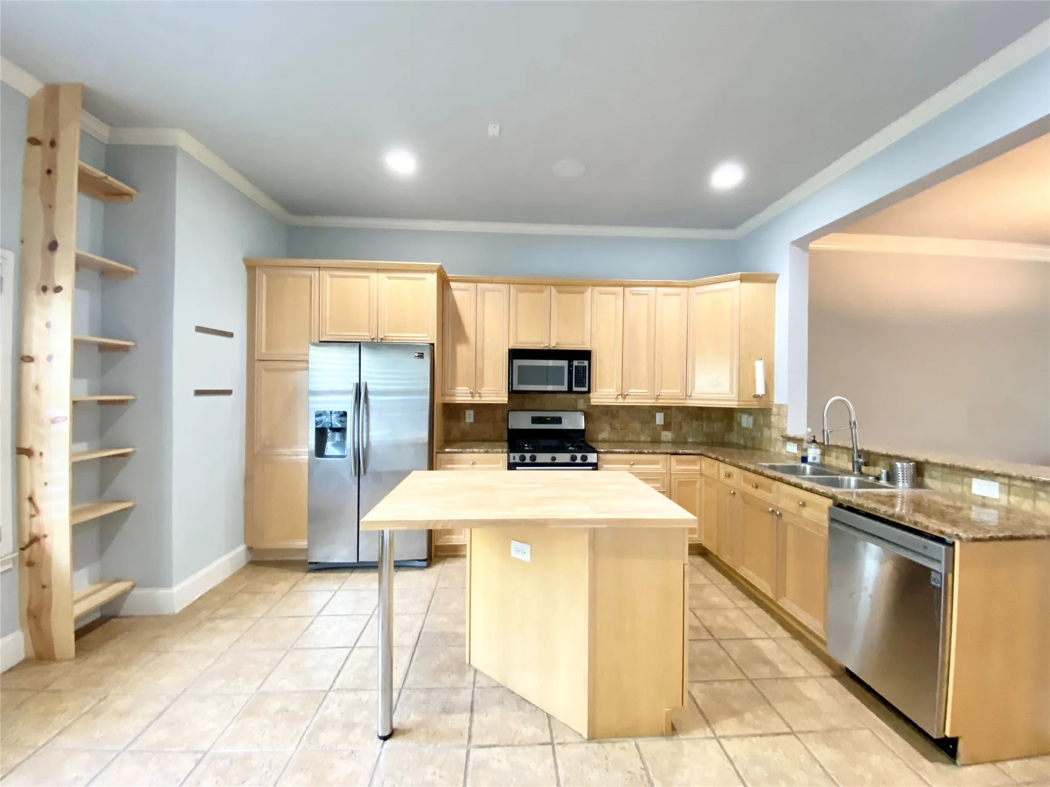 Single Family Residence For Rent in Dallas County , 1430 Pecos Street, Dallas, Texas 75204, 2 Bedroom, 3 Bathroom, 2 Garage spaces, 2,265 Sqft, built in 2002, mls#21327656, Real Estate Agent in Dallas, Homes For Rent in Dallas county, Homes For Rent in Dallas, Realtor in Dallas Texas, Real Estate Brokerage Independent Realty Texas, Luminita Cordes Realtor