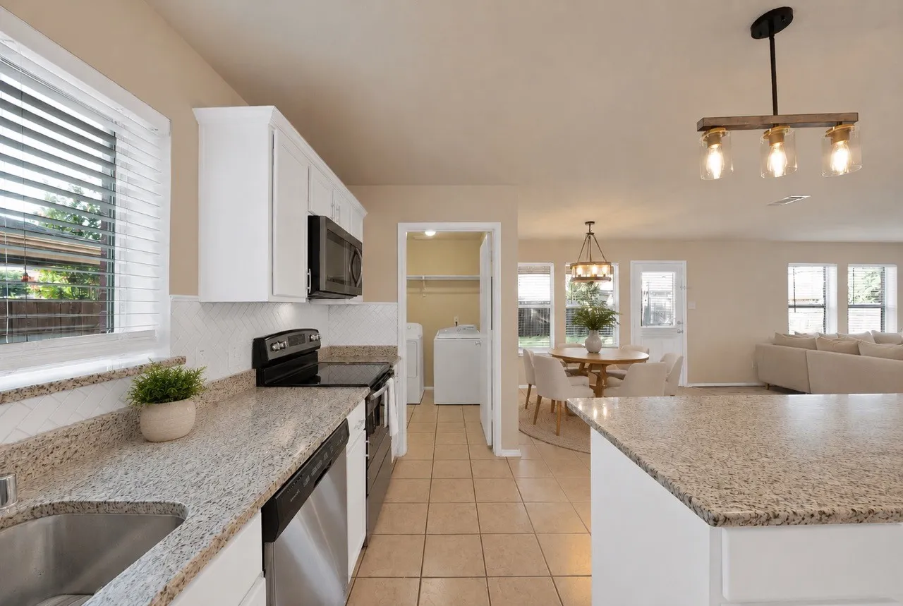 Single Family Residence For Sale in Collin County , 3201 Hoover Drive, Mc Kinney, Texas 75071, 4 Bedroom, 3 Bathroom, 2 Garage spaces, 3,040 Sqft, built in 2005, mls#21327256, Real Estate Agent in Mc Kinney, Homes For Sale in Collin county, Homes For Sale in Mc Kinney, Realtor in Mc Kinney Texas, Real Estate Brokerage Independent Realty Texas, Luminita Cordes Realtor