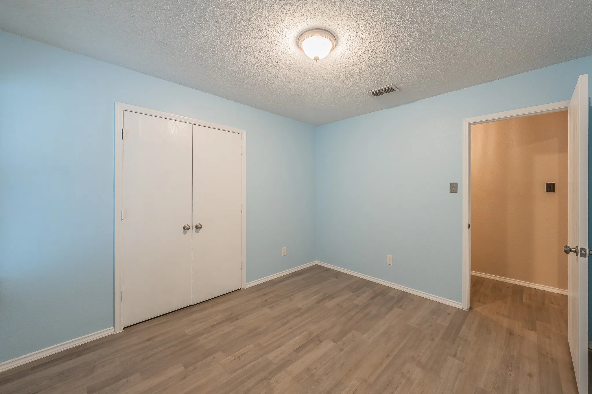 Single Family Residence For Sale in Tarrant County , 10212 Brea Canyon Road, Fort Worth, Texas 76108, 3 Bedroom, 2 Bathroom, 2 Garage spaces, 1,825 Sqft, built in 1999, mls#21323688, Real Estate Agent in Fort Worth, Homes For Sale in Tarrant county, Homes For Sale in Fort Worth, Realtor in Fort Worth Texas, Real Estate Brokerage Independent Realty Texas, Luminita Cordes Realtor