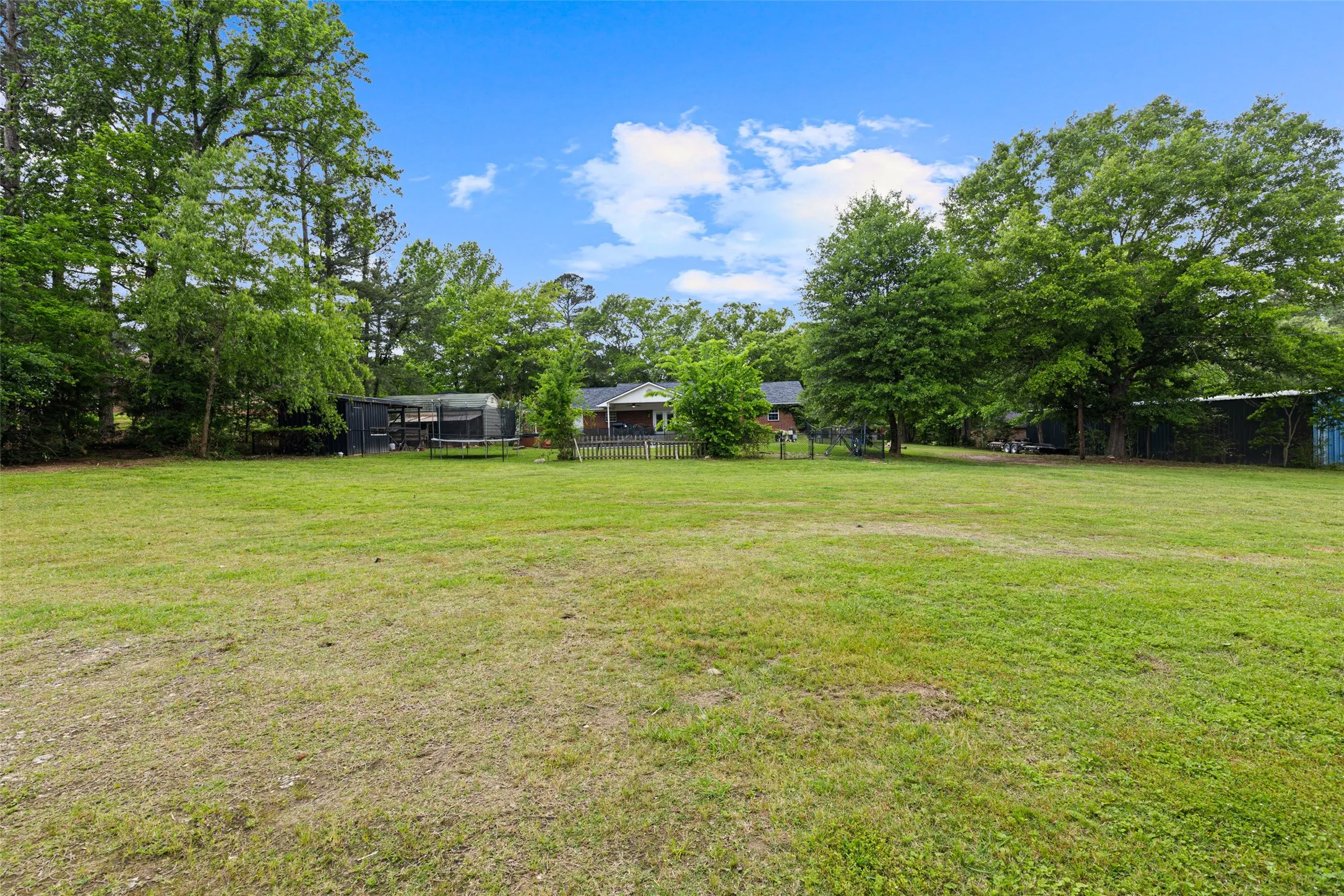 Single Family Residence For Sale in Upshur County , 113 Dearing Creek Rd, Gladewater, Texas 75647, 4 Bedroom, 2 Bathroom, 2 Garage spaces, 2,262 Sqft, built in 1996, Price $442,000, mls#21326907, Real Estate Agent in Gladewater, Homes For Sale in Upshur county, Homes For Sale in Gladewater, Realtor in Gladewater Texas, Real Estate Brokerage Independent Realty Texas, Luminita Cordes Realtor