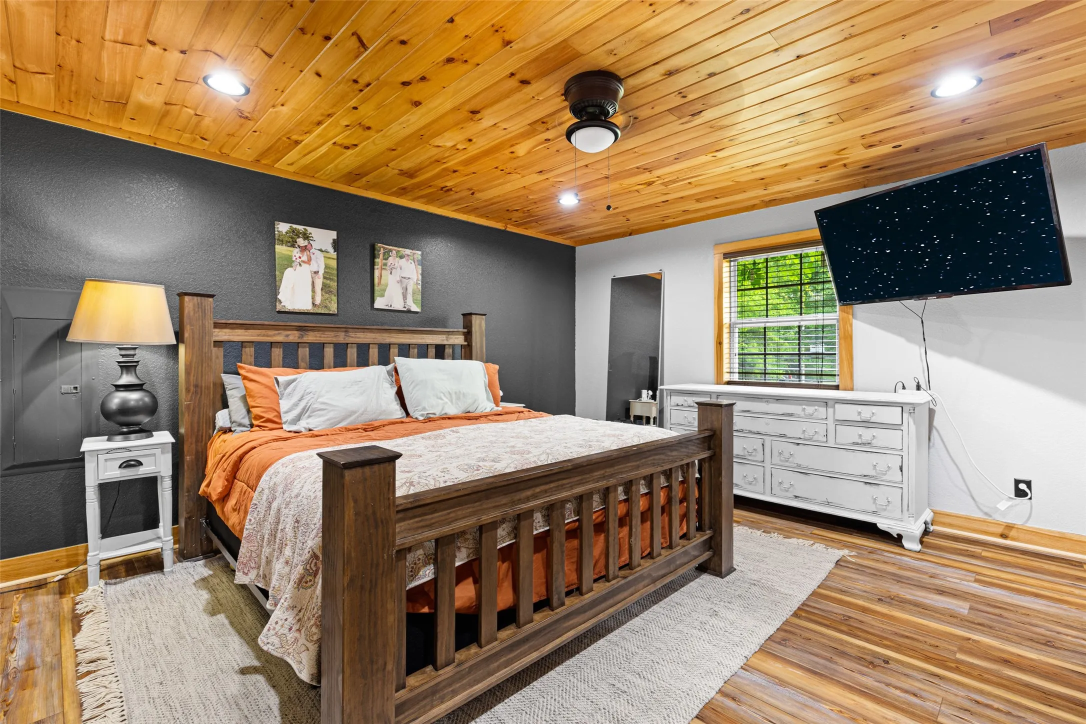 Single Family Residence For Sale in Upshur County , 113 Dearing Creek Rd, Gladewater, Texas 75647, 4 Bedroom, 2 Bathroom, 2 Garage spaces, 2,262 Sqft, built in 1996, Price $442,000, mls#21326907, Real Estate Agent in Gladewater, Homes For Sale in Upshur county, Homes For Sale in Gladewater, Realtor in Gladewater Texas, Real Estate Brokerage Independent Realty Texas, Luminita Cordes Realtor