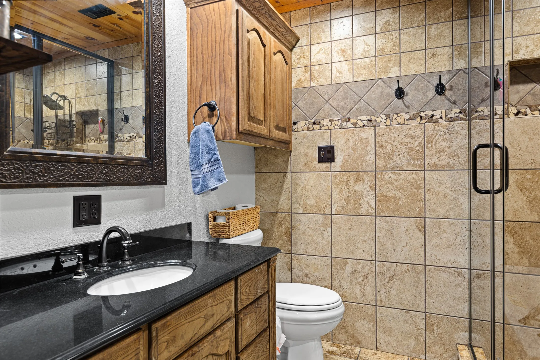 Single Family Residence For Sale in Upshur County , 113 Dearing Creek Rd, Gladewater, Texas 75647, 4 Bedroom, 2 Bathroom, 2 Garage spaces, 2,262 Sqft, built in 1996, Price $442,000, mls#21326907, Real Estate Agent in Gladewater, Homes For Sale in Upshur county, Homes For Sale in Gladewater, Realtor in Gladewater Texas, Real Estate Brokerage Independent Realty Texas, Luminita Cordes Realtor