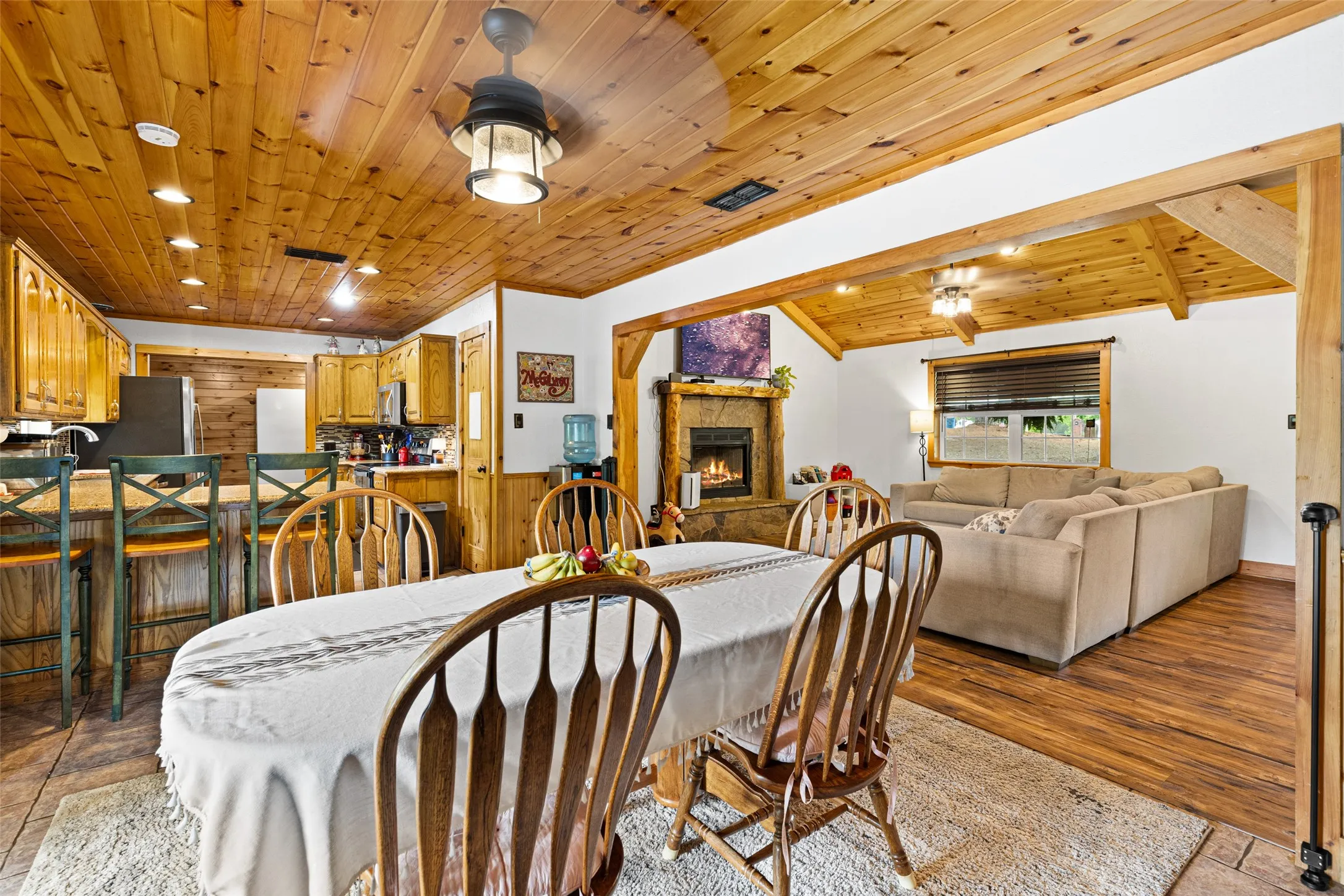 Single Family Residence For Sale in Upshur County , 113 Dearing Creek Rd, Gladewater, Texas 75647, 4 Bedroom, 2 Bathroom, 2 Garage spaces, 2,262 Sqft, built in 1996, Price $442,000, mls#21326907, Real Estate Agent in Gladewater, Homes For Sale in Upshur county, Homes For Sale in Gladewater, Realtor in Gladewater Texas, Real Estate Brokerage Independent Realty Texas, Luminita Cordes Realtor