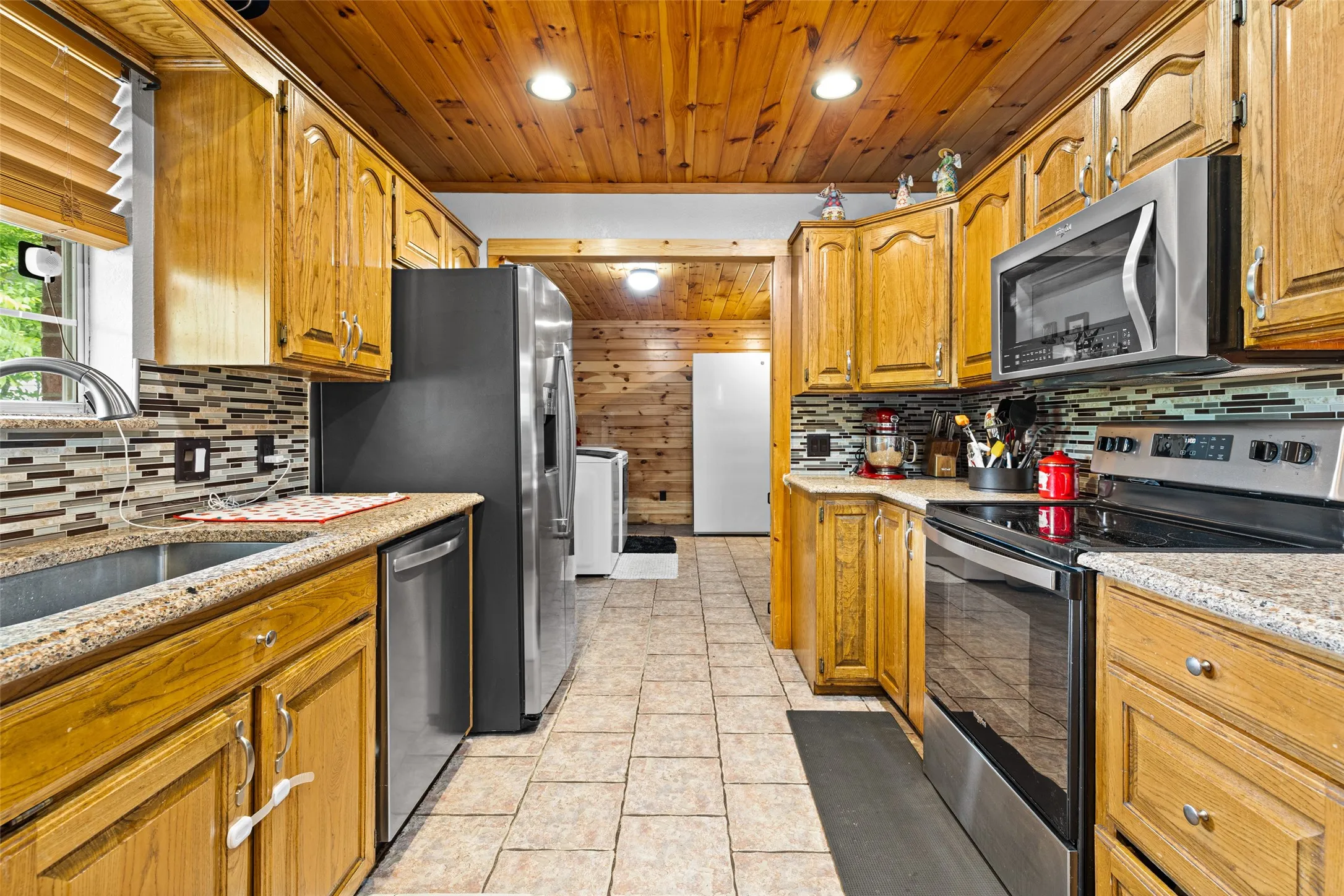 Single Family Residence For Sale in Upshur County , 113 Dearing Creek Rd, Gladewater, Texas 75647, 4 Bedroom, 2 Bathroom, 2 Garage spaces, 2,262 Sqft, built in 1996, Price $442,000, mls#21326907, Real Estate Agent in Gladewater, Homes For Sale in Upshur county, Homes For Sale in Gladewater, Realtor in Gladewater Texas, Real Estate Brokerage Independent Realty Texas, Luminita Cordes Realtor