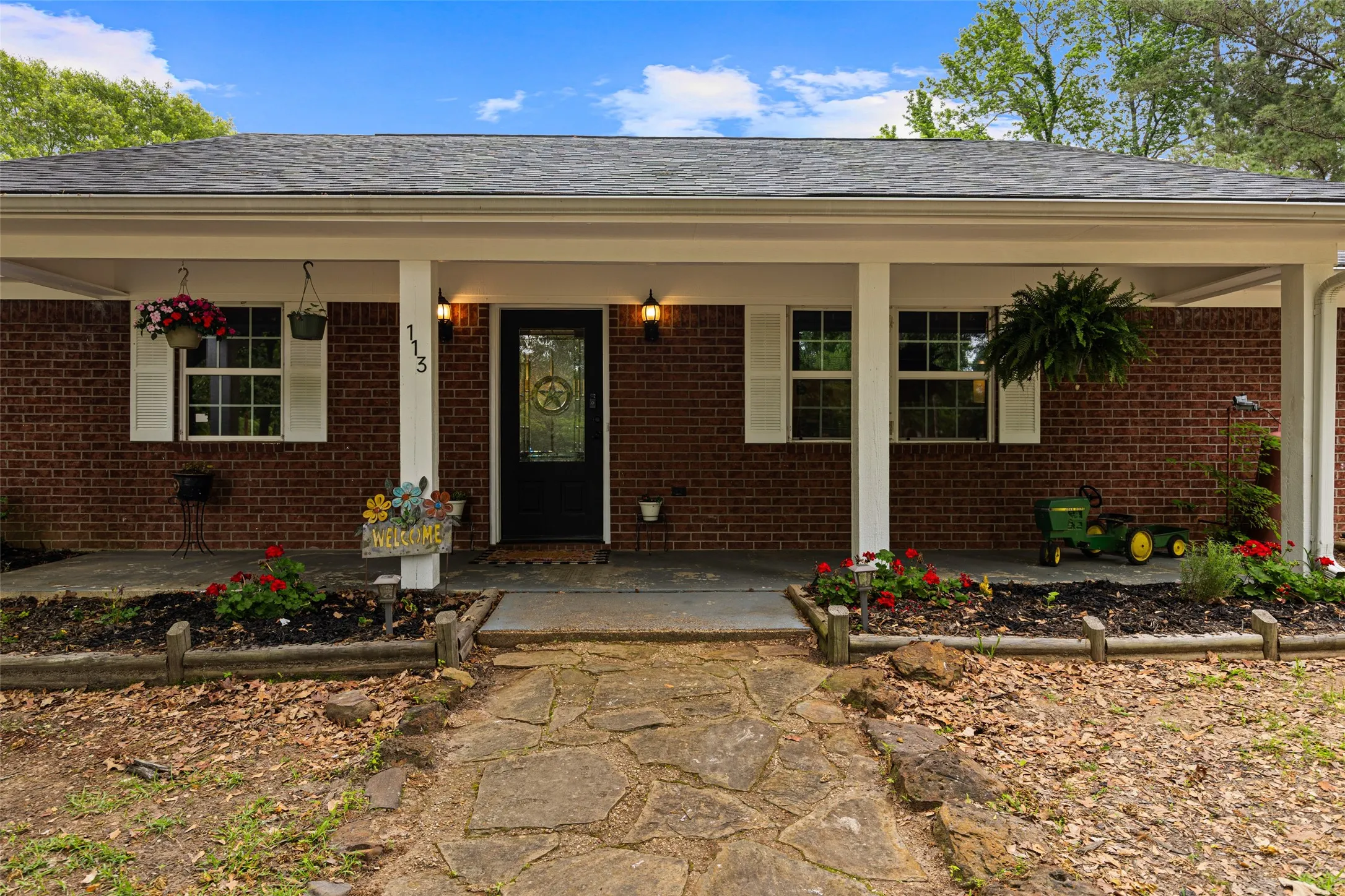 Single Family Residence For Sale in Upshur County , 113 Dearing Creek Rd, Gladewater, Texas 75647, 4 Bedroom, 2 Bathroom, 2 Garage spaces, 2,262 Sqft, built in 1996, Price $442,000, mls#21326907, Real Estate Agent in Gladewater, Homes For Sale in Upshur county, Homes For Sale in Gladewater, Realtor in Gladewater Texas, Real Estate Brokerage Independent Realty Texas, Luminita Cordes Realtor