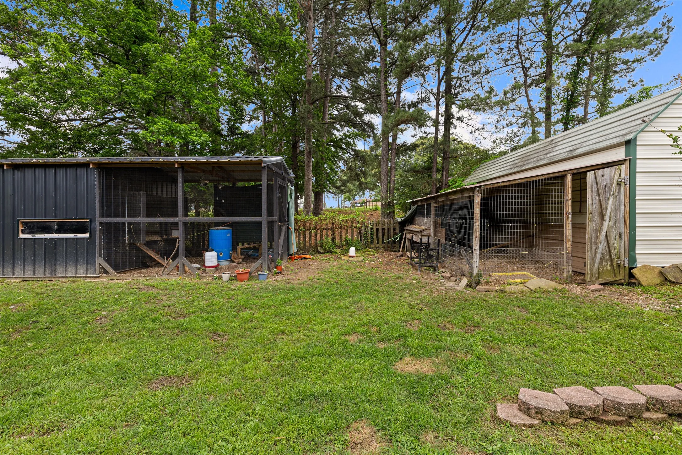 Single Family Residence For Sale in Upshur County , 113 Dearing Creek Rd, Gladewater, Texas 75647, 4 Bedroom, 2 Bathroom, 2 Garage spaces, 2,262 Sqft, built in 1996, Price $442,000, mls#21326907, Real Estate Agent in Gladewater, Homes For Sale in Upshur county, Homes For Sale in Gladewater, Realtor in Gladewater Texas, Real Estate Brokerage Independent Realty Texas, Luminita Cordes Realtor