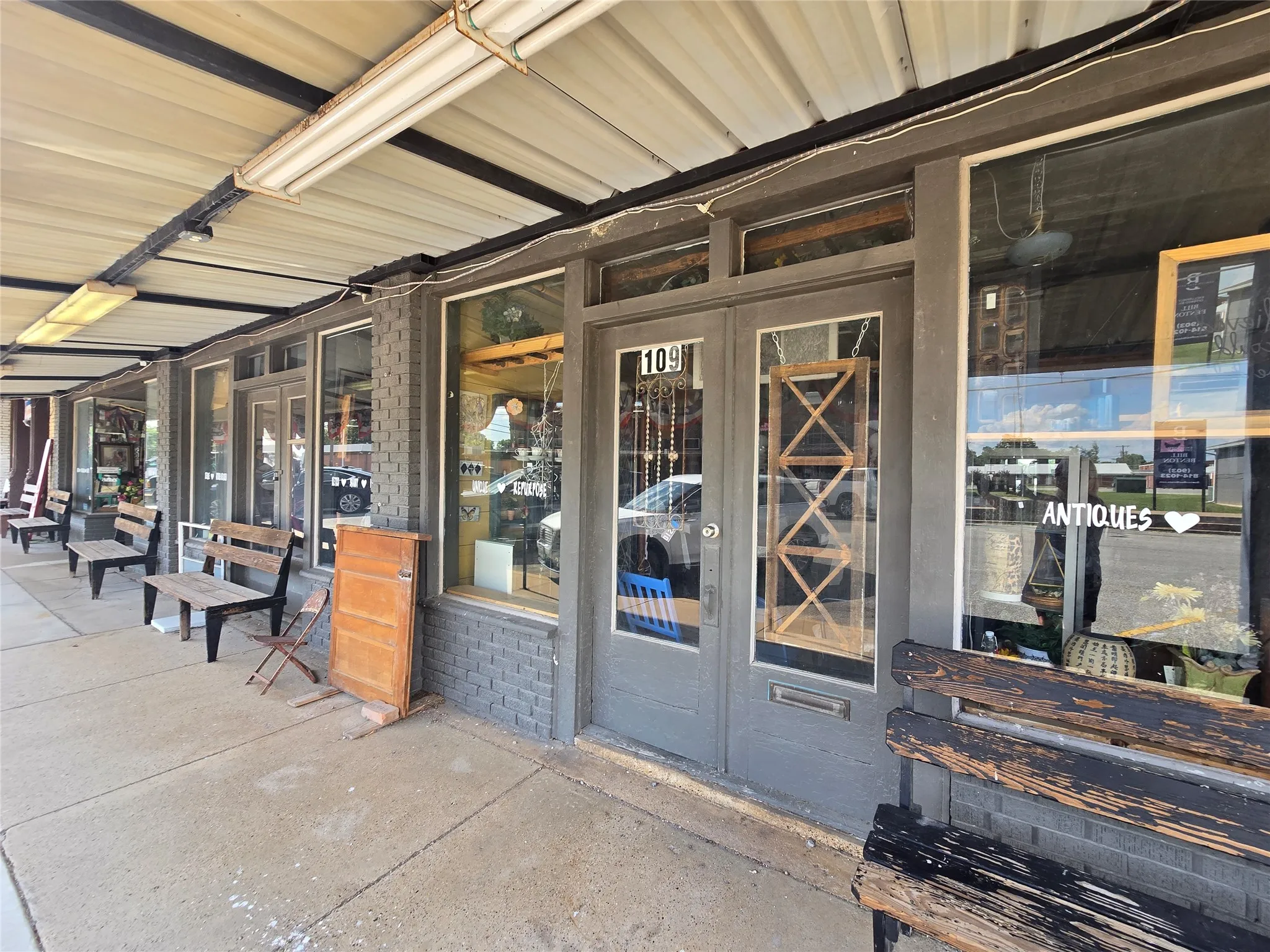 Retail For Sale in Grayson County , 107 E Haning Street 5ST, Howe, Texas 75459, 0, 0, Garage spaces, 0 Sqft, built in 1890, mls#21323049, Real Estate Agent in Howe, Homes For Sale in Grayson county, Homes For Sale in Howe, Realtor in Howe Texas, Real Estate Brokerage Independent Realty Texas, Luminita Cordes Realtor