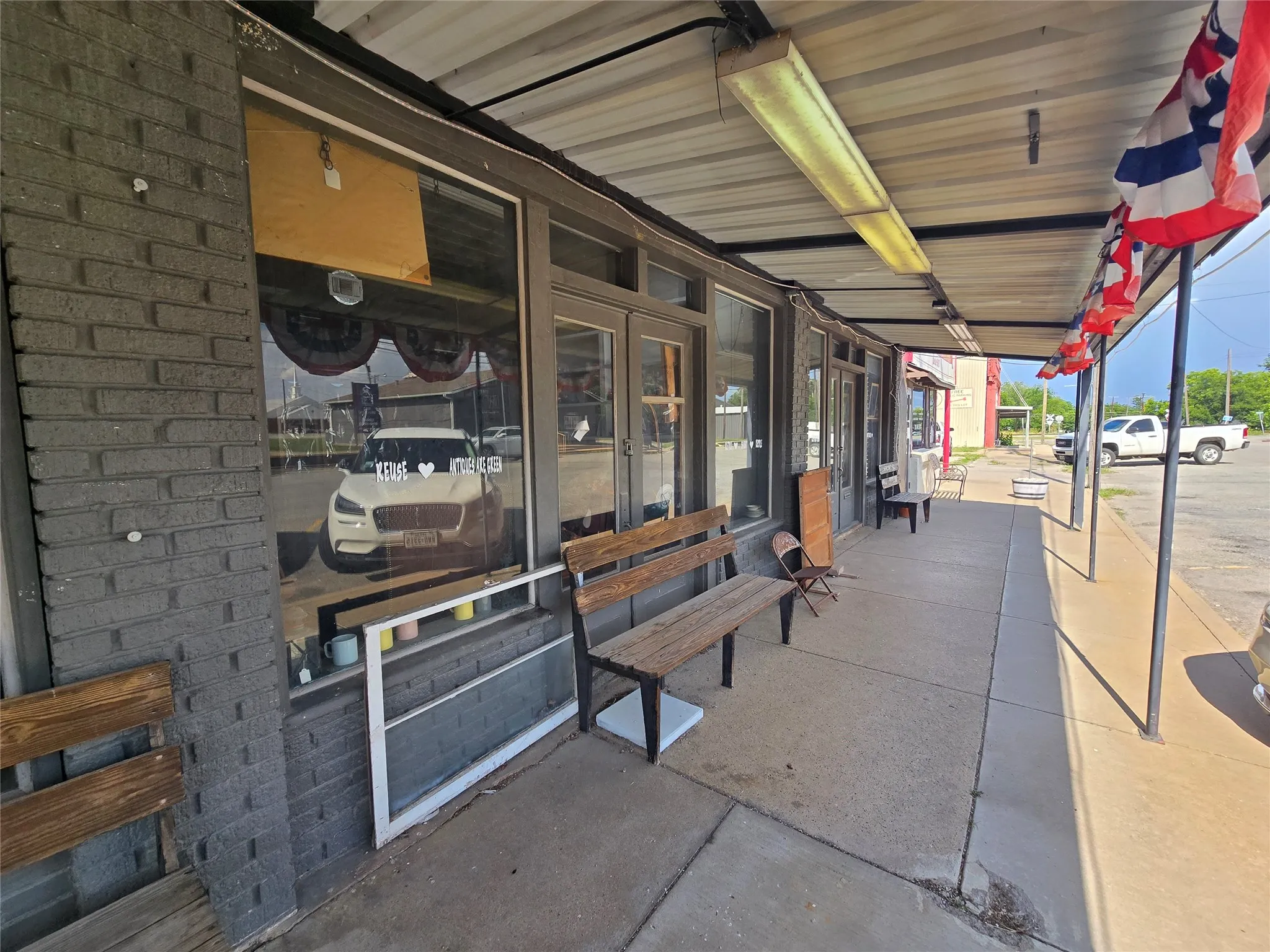 Retail For Sale in Grayson County , 107 E Haning Street 5ST, Howe, Texas 75459, 0, 0, Garage spaces, 0 Sqft, built in 1890, mls#21323049, Real Estate Agent in Howe, Homes For Sale in Grayson county, Homes For Sale in Howe, Realtor in Howe Texas, Real Estate Brokerage Independent Realty Texas, Luminita Cordes Realtor