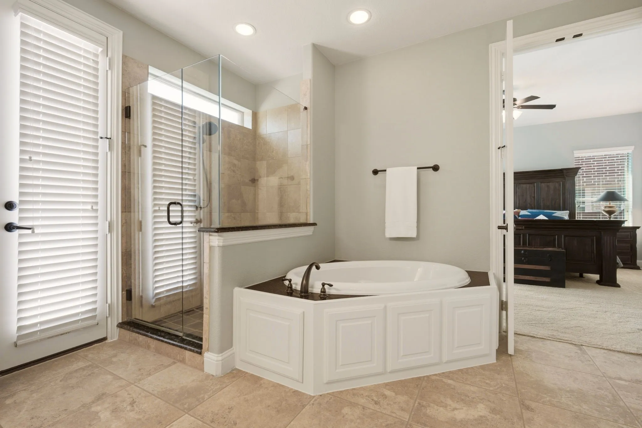 Single Family Residence For Sale in Collin County , 182 Springbrook Drive, Prosper, Texas 75078, 5 Bedroom, 5 Bathroom, 2 Garage spaces, 4,053 Sqft, built in 2012, mls#21314137, Real Estate Agent in Prosper, Homes For Sale in Collin county, Homes For Sale in Prosper, Realtor in Prosper Texas, Real Estate Brokerage Independent Realty Texas, Luminita Cordes Realtor