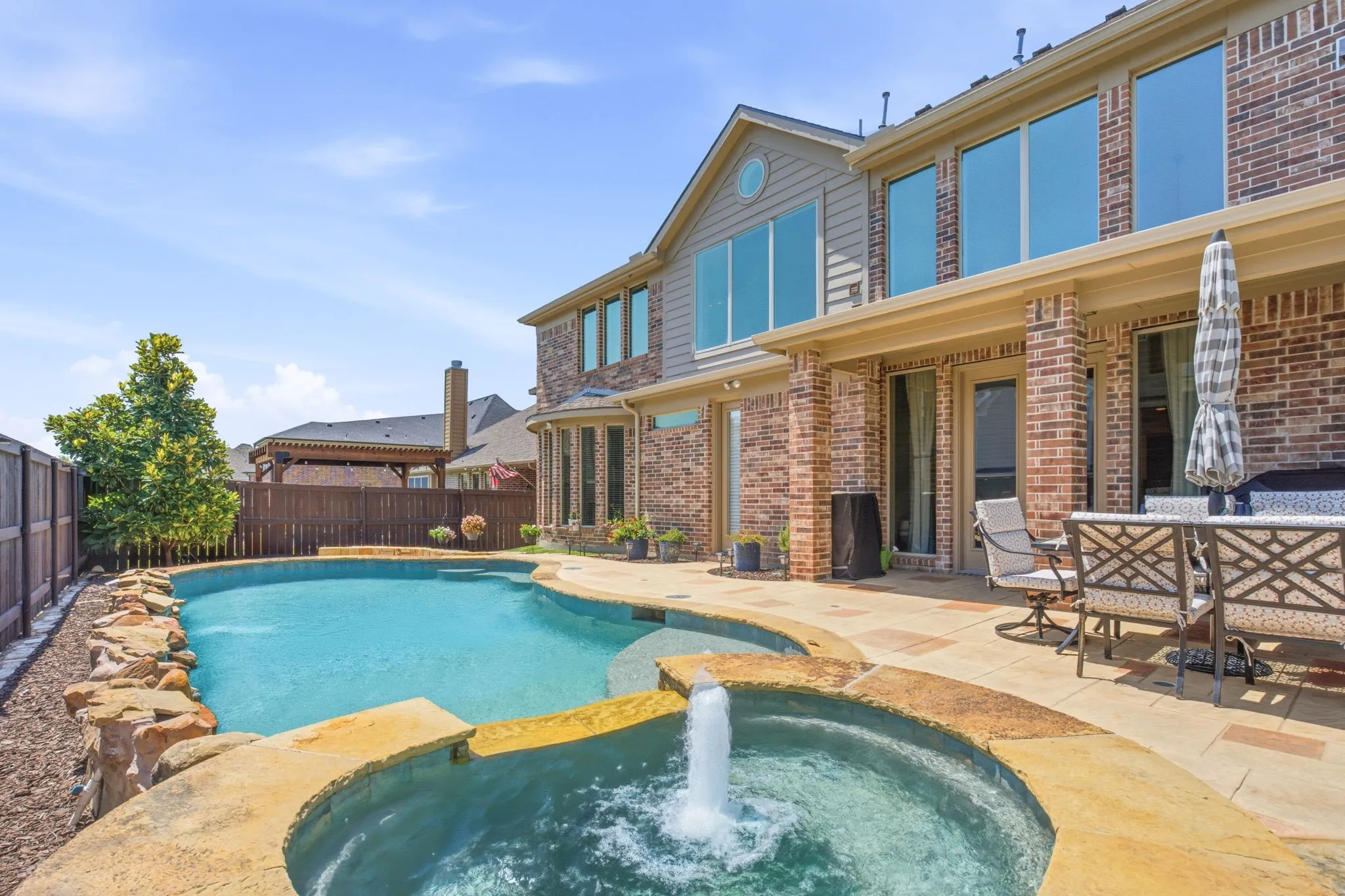 Single Family Residence For Sale in Collin County , 182 Springbrook Drive, Prosper, Texas 75078, 5 Bedroom, 5 Bathroom, 2 Garage spaces, 4,053 Sqft, built in 2012, mls#21314137, Real Estate Agent in Prosper, Homes For Sale in Collin county, Homes For Sale in Prosper, Realtor in Prosper Texas, Real Estate Brokerage Independent Realty Texas, Luminita Cordes Realtor