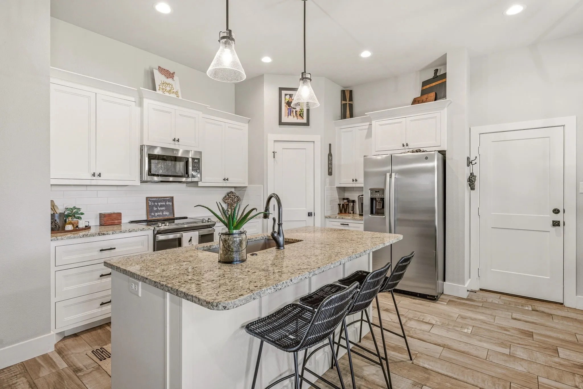 Single Family Residence For Sale in Palo Pinto County , 1220 Green Elm Road, Graford, Texas 76449, 3 Bedroom, 3 Bathroom, 2 Garage spaces, 1,991 Sqft, built in 2021, Price $494,000, mls#21326994, Real Estate Agent in Graford, Homes For Sale in Palo Pinto county, Homes For Sale in Graford, Realtor in Graford Texas, Real Estate Brokerage Independent Realty Texas, Luminita Cordes Realtor