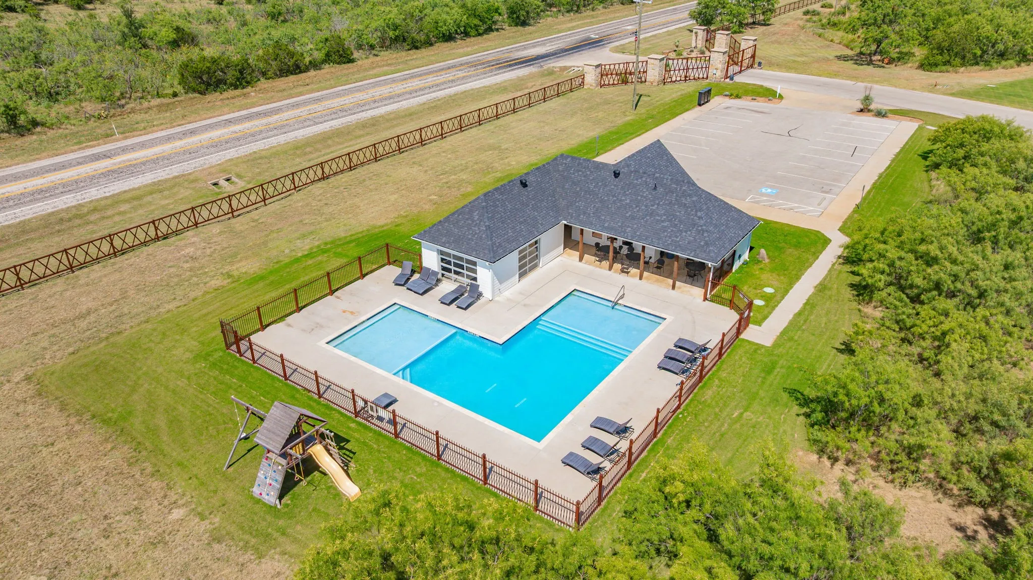 Single Family Residence For Sale in Palo Pinto County , 1220 Green Elm Road, Graford, Texas 76449, 3 Bedroom, 3 Bathroom, 2 Garage spaces, 1,991 Sqft, built in 2021, Price $494,000, mls#21326994, Real Estate Agent in Graford, Homes For Sale in Palo Pinto county, Homes For Sale in Graford, Realtor in Graford Texas, Real Estate Brokerage Independent Realty Texas, Luminita Cordes Realtor