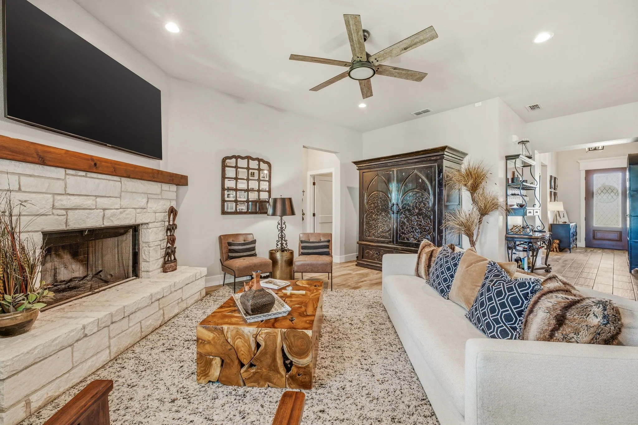 Single Family Residence For Sale in Palo Pinto County , 1220 Green Elm Road, Graford, Texas 76449, 3 Bedroom, 3 Bathroom, 2 Garage spaces, 1,991 Sqft, built in 2021, Price $494,000, mls#21326994, Real Estate Agent in Graford, Homes For Sale in Palo Pinto county, Homes For Sale in Graford, Realtor in Graford Texas, Real Estate Brokerage Independent Realty Texas, Luminita Cordes Realtor