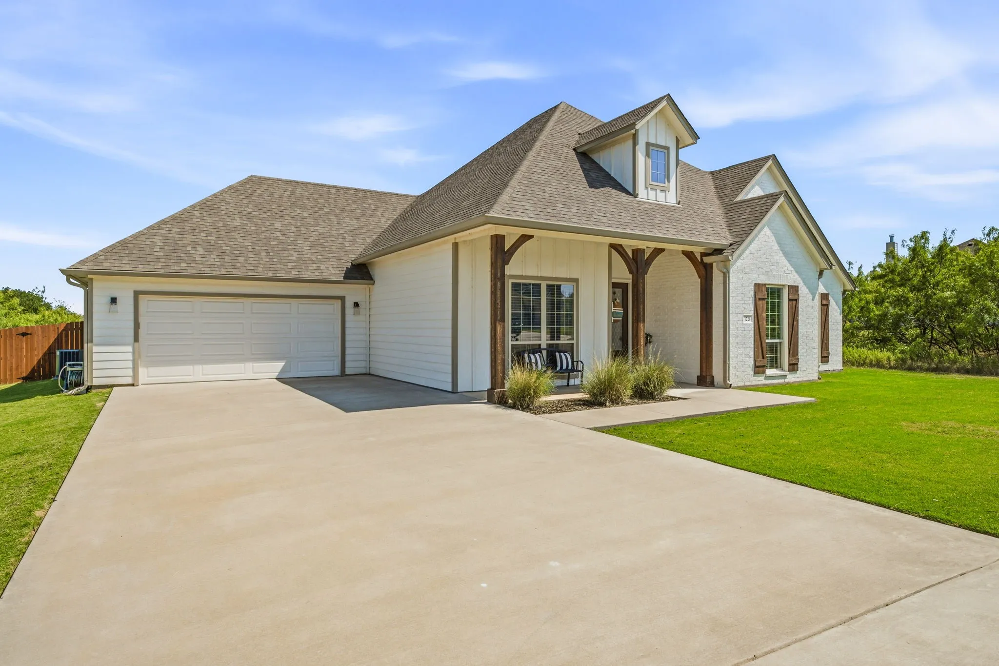 Single Family Residence For Sale in Palo Pinto County , 1220 Green Elm Road, Graford, Texas 76449, 3 Bedroom, 3 Bathroom, 2 Garage spaces, 1,991 Sqft, built in 2021, Price $494,000, mls#21326994, Real Estate Agent in Graford, Homes For Sale in Palo Pinto county, Homes For Sale in Graford, Realtor in Graford Texas, Real Estate Brokerage Independent Realty Texas, Luminita Cordes Realtor