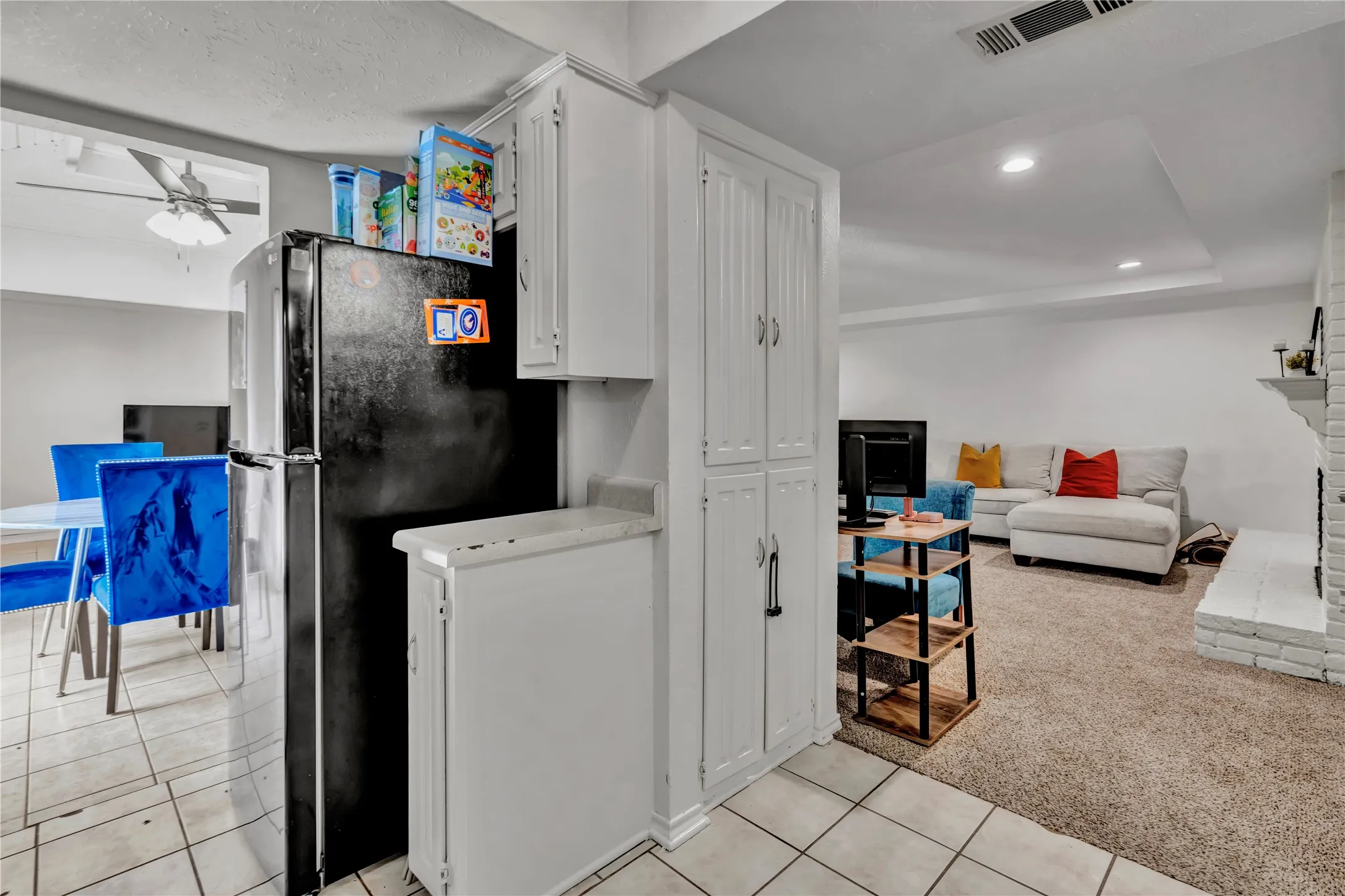 Single Family Residence For Sale in Dallas County , 801 Waynelee Drive, Lancaster, Texas 75146, 3 Bedroom, 2 Bathroom, 2 Garage spaces, 1,813 Sqft, built in 1977, mls#21327674, Real Estate Agent in Lancaster, Homes For Sale in Dallas county, Homes For Sale in Lancaster, Realtor in Lancaster Texas, Real Estate Brokerage Independent Realty Texas, Luminita Cordes Realtor