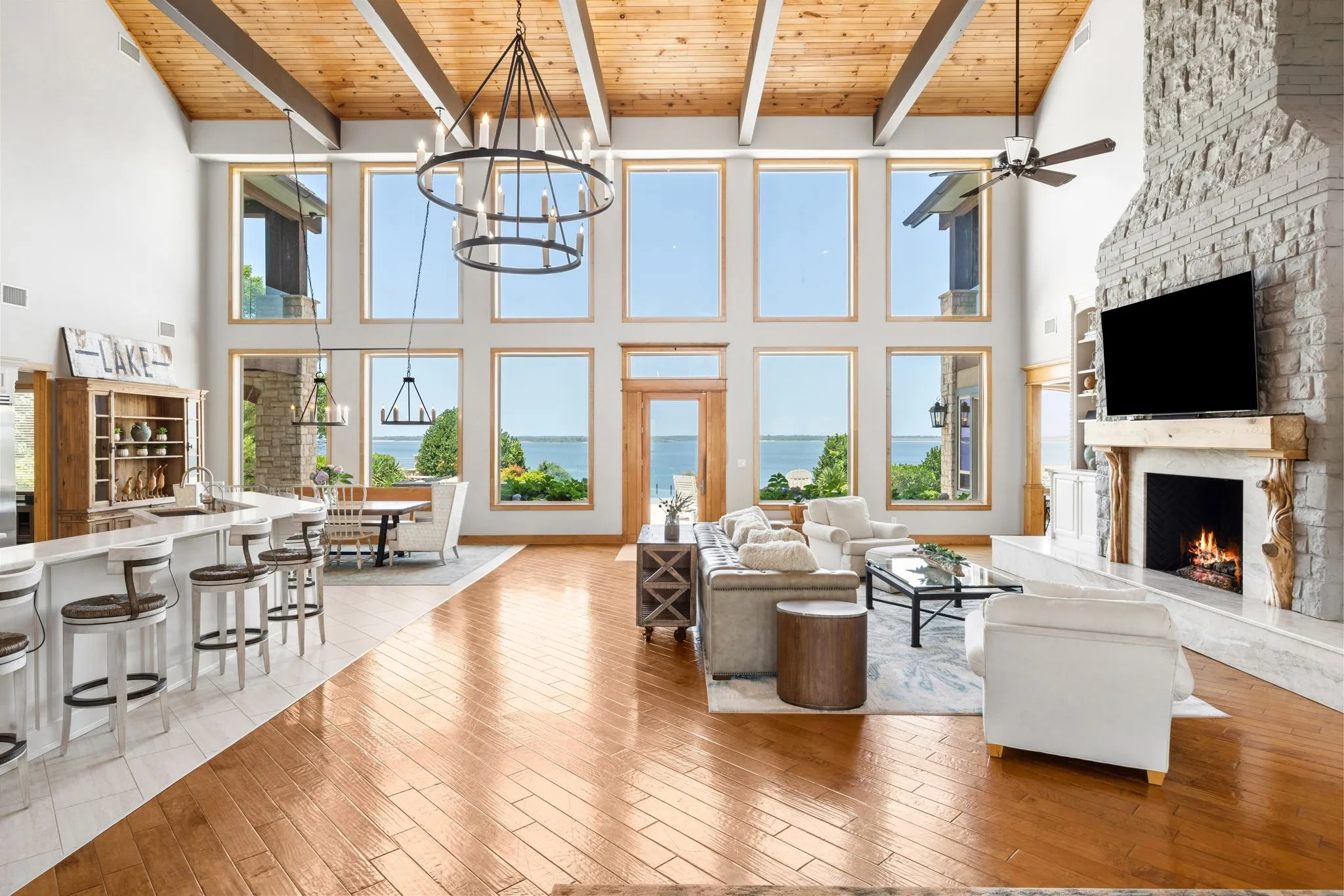 Single Family Residence For Sale in Grayson County , 362 Thompson Heights Drive, Denison, Texas 75020, 7 Bedrooms, 10 Bathrooms, 2 Garage spaces, 11,551 Sqft, built in 2003, Price $9,900,000, mls#21326263, Real Estate Agent in Denison, Homes For Sale in Grayson county, Homes For Sale in Denison, Realtor in Denison Texas, Real Estate Brokerage Independent Realty Texas, Luminita Cordes Realtor