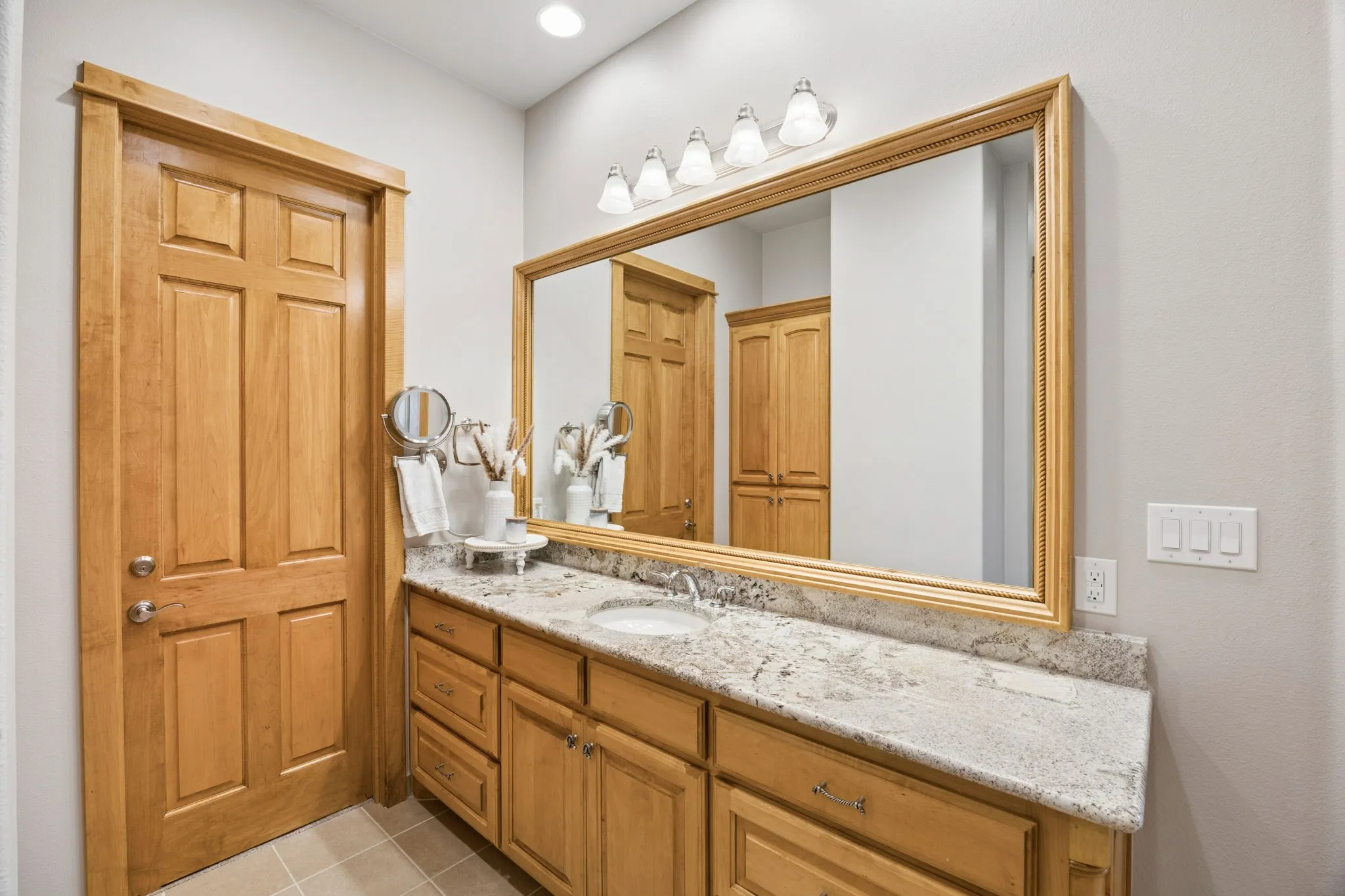 Single Family Residence For Sale in Grayson County , 362 Thompson Heights Drive, Denison, Texas 75020, 7 Bedrooms, 10 Bathrooms, 2 Garage spaces, 11,551 Sqft, built in 2003, Price $9,900,000, mls#21326263, Real Estate Agent in Denison, Homes For Sale in Grayson county, Homes For Sale in Denison, Realtor in Denison Texas, Real Estate Brokerage Independent Realty Texas, Luminita Cordes Realtor