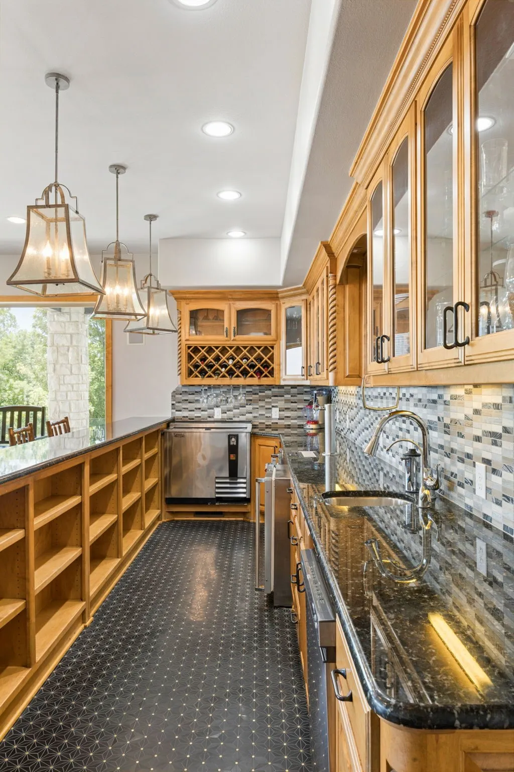 Single Family Residence For Sale in Grayson County , 362 Thompson Heights Drive, Denison, Texas 75020, 7 Bedrooms, 10 Bathrooms, 2 Garage spaces, 11,551 Sqft, built in 2003, Price $9,900,000, mls#21326263, Real Estate Agent in Denison, Homes For Sale in Grayson county, Homes For Sale in Denison, Realtor in Denison Texas, Real Estate Brokerage Independent Realty Texas, Luminita Cordes Realtor