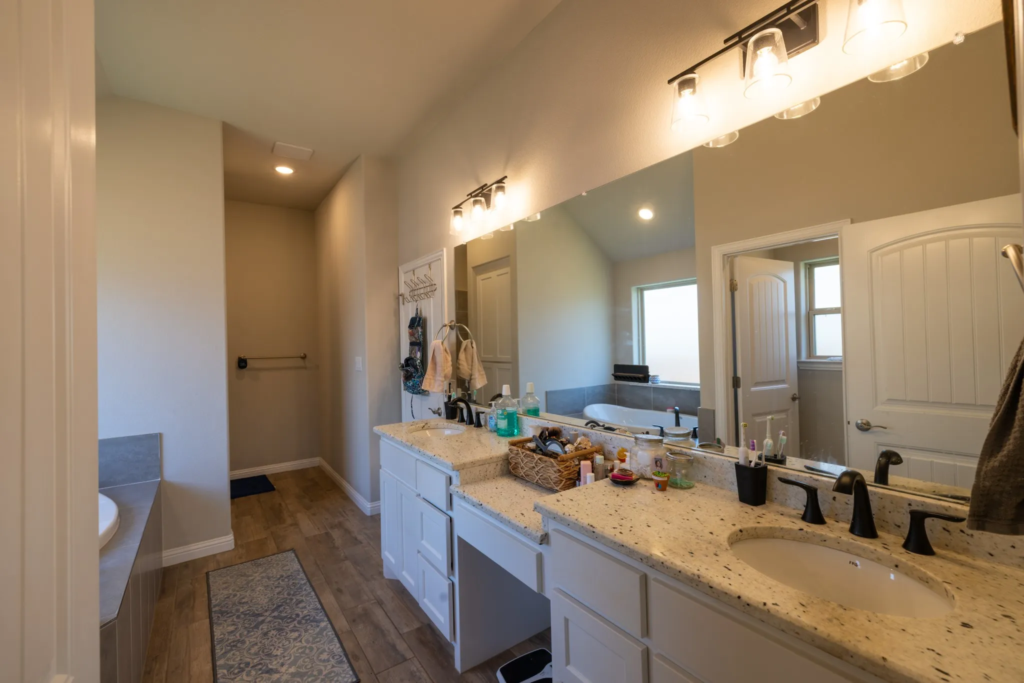Single Family Residence For Sale in Hood County , 3006 Promenade Drive, Granbury, Texas 76049, 4 Bedroom, 2 Bathroom, 2 Garage spaces, 2,024 Sqft, built in 2022, mls#21327657, Real Estate Agent in Granbury, Homes For Sale in Hood county, Homes For Sale in Granbury, Realtor in Granbury Texas, Real Estate Brokerage Independent Realty Texas, Luminita Cordes Realtor