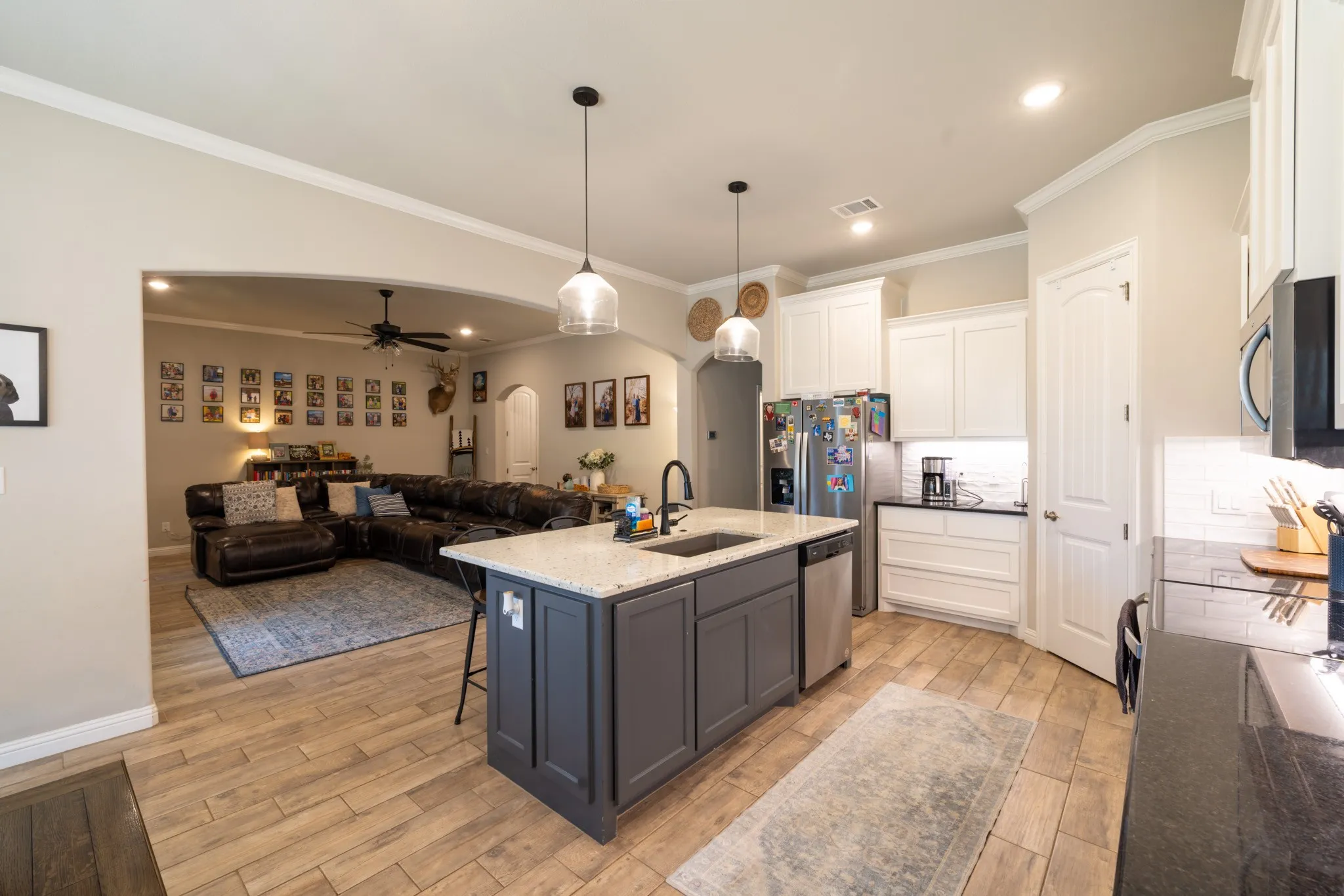 Single Family Residence For Sale in Hood County , 3006 Promenade Drive, Granbury, Texas 76049, 4 Bedroom, 2 Bathroom, 2 Garage spaces, 2,024 Sqft, built in 2022, mls#21327657, Real Estate Agent in Granbury, Homes For Sale in Hood county, Homes For Sale in Granbury, Realtor in Granbury Texas, Real Estate Brokerage Independent Realty Texas, Luminita Cordes Realtor