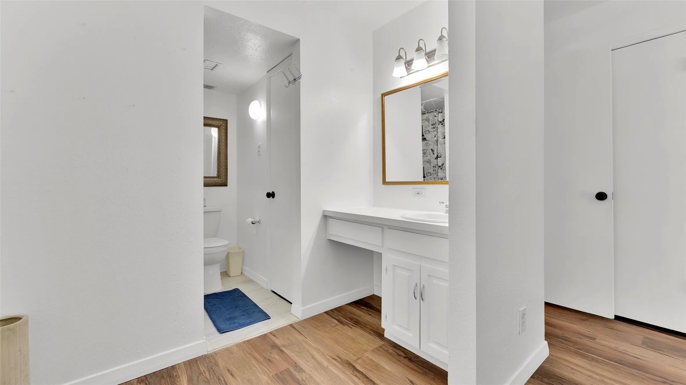 Townhouse For Sale in Dallas County , 341 Arborview Drive, Garland, Texas 75043, 3 Bedroom, 3 Bathroom, 2 Garage spaces, 1,418 Sqft, built in 1973, mls#21327537, Real Estate Agent in Garland, Homes For Sale in Dallas county, Homes For Sale in Garland, Realtor in Garland Texas, Real Estate Brokerage Independent Realty Texas, Luminita Cordes Realtor