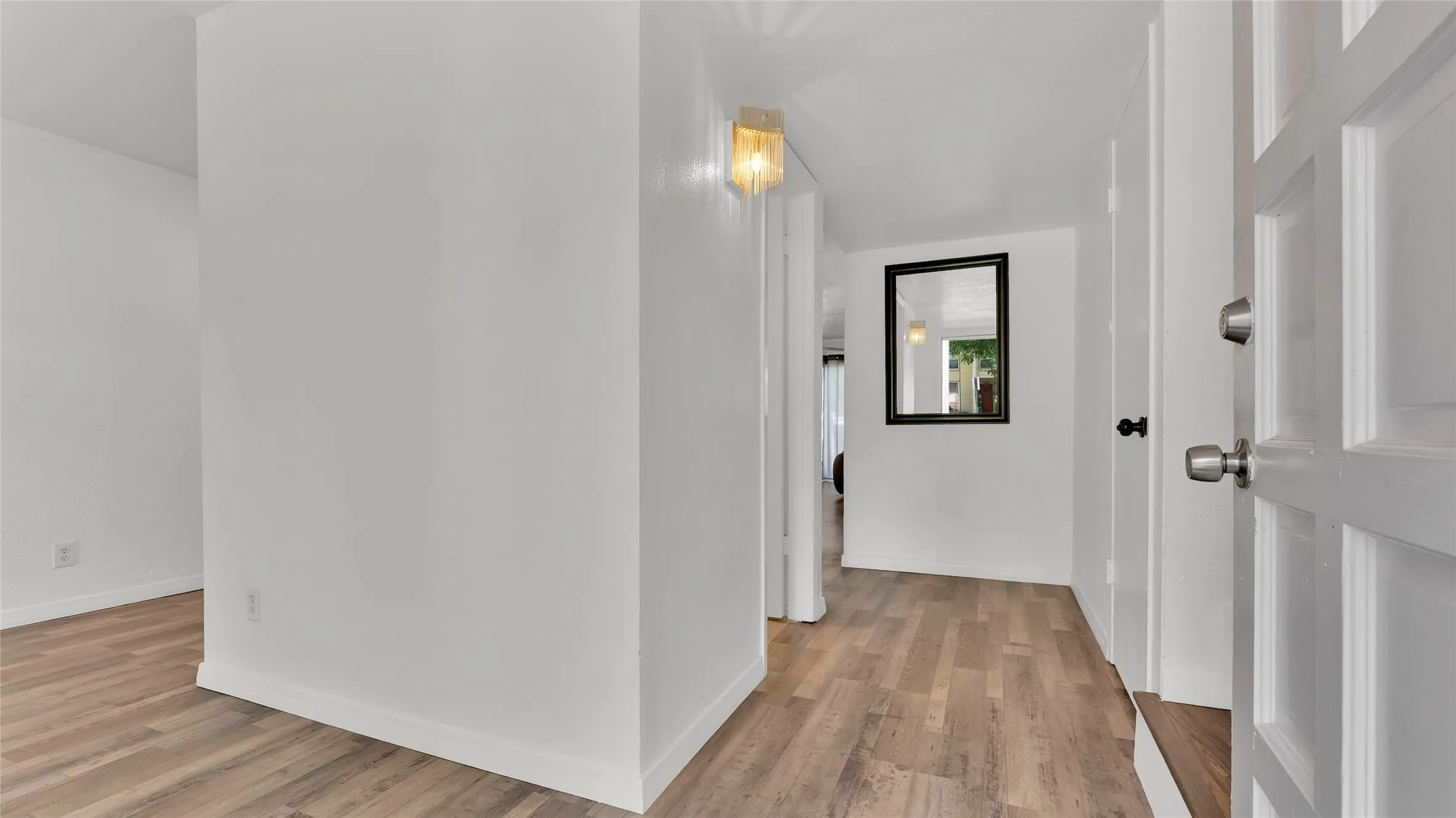 Townhouse For Sale in Dallas County , 341 Arborview Drive, Garland, Texas 75043, 3 Bedroom, 3 Bathroom, 2 Garage spaces, 1,418 Sqft, built in 1973, mls#21327537, Real Estate Agent in Garland, Homes For Sale in Dallas county, Homes For Sale in Garland, Realtor in Garland Texas, Real Estate Brokerage Independent Realty Texas, Luminita Cordes Realtor