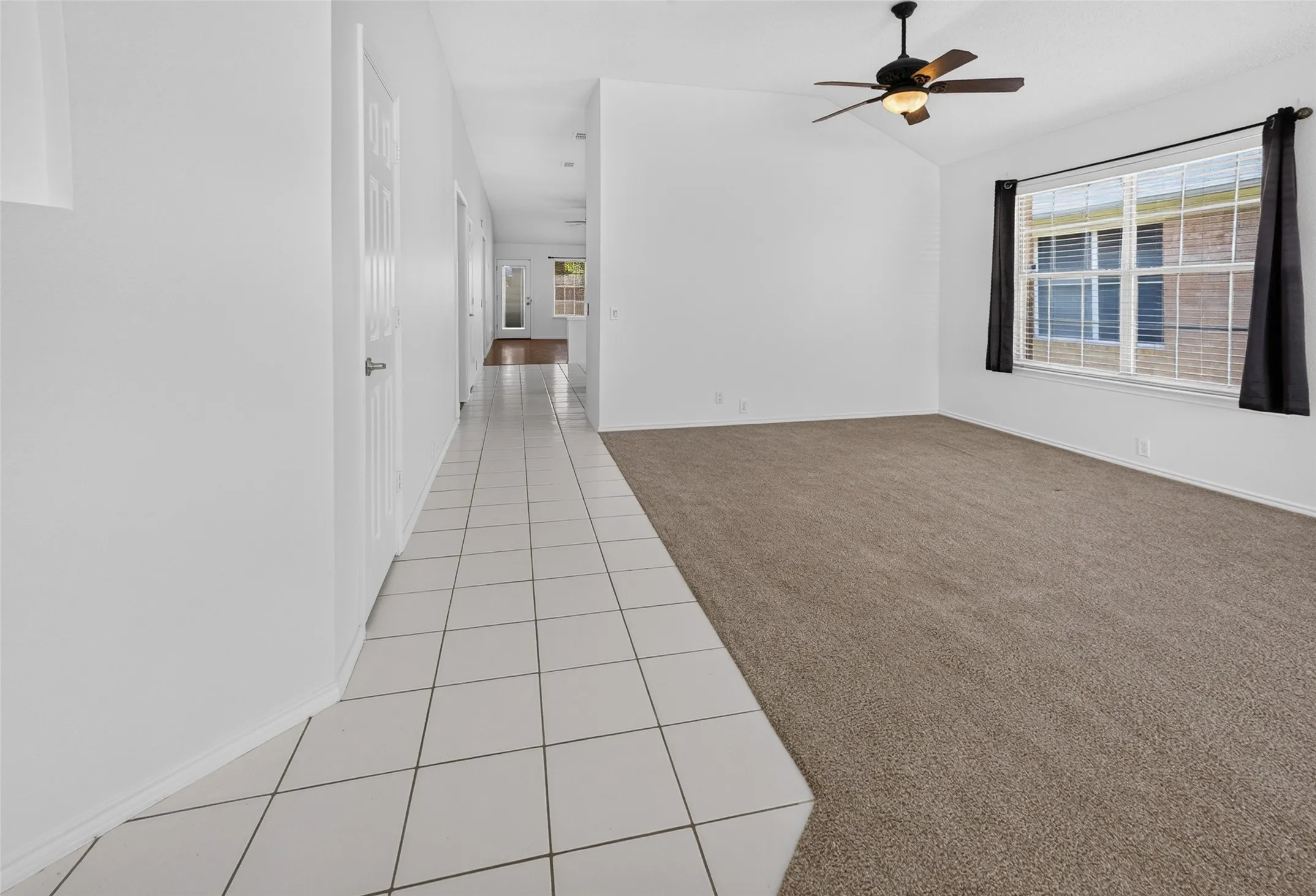 Single Family Residence For Sale in Tarrant County , 1025 Highland Station Drive, Saginaw, Texas 76131, 3 Bedroom, 2 Bathroom, 2 Garage spaces, 1,865 Sqft, built in 1995, mls#21326372, Real Estate Agent in Saginaw, Homes For Sale in Tarrant county, Homes For Sale in Saginaw, Realtor in Saginaw Texas, Real Estate Brokerage Independent Realty Texas, Luminita Cordes Realtor
