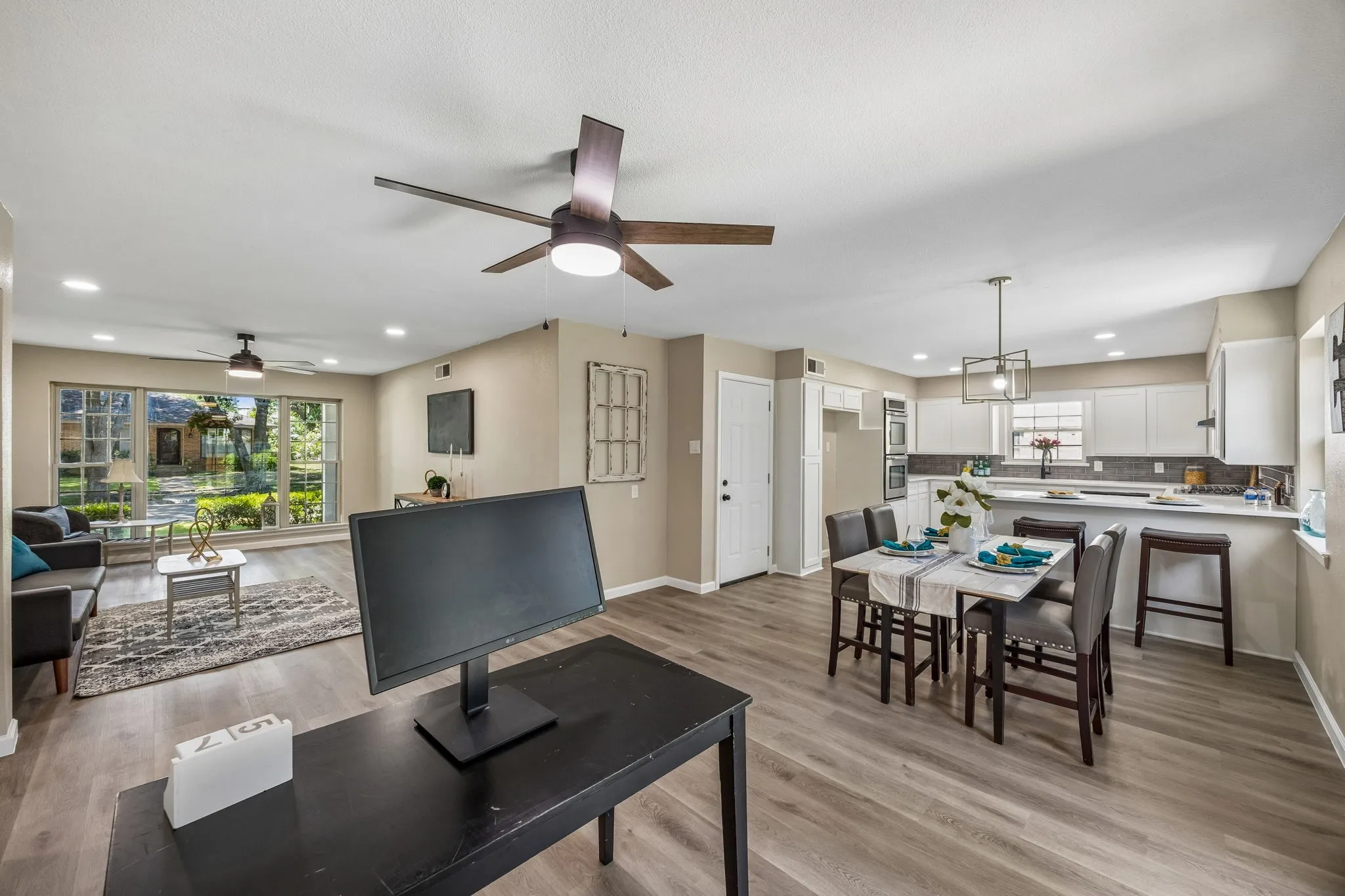 Single Family Residence For Sale in Dallas County , 1725 Bardfield Avenue, Garland, Texas 75041, 3 Bedroom, 2 Bathroom, 2 Garage spaces, 1,503 Sqft, built in 1965, mls#21327687, Real Estate Agent in Garland, Homes For Sale in Dallas county, Homes For Sale in Garland, Realtor in Garland Texas, Real Estate Brokerage Independent Realty Texas, Luminita Cordes Realtor
