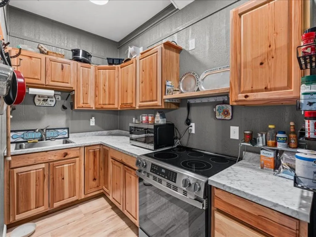 Single Family Residence For Sale in Somervell County , 4314 County Road 1008, Glen Rose, Texas 76043, 4 Bedroom, 4 Bathroom, Garage spaces, 3,008 Sqft, built in 0, mls#21327709, Real Estate Agent in Glen Rose, Homes For Sale in Somervell county, Homes For Sale in Glen Rose, Realtor in Glen Rose Texas, Real Estate Brokerage Independent Realty Texas, Luminita Cordes Realtor