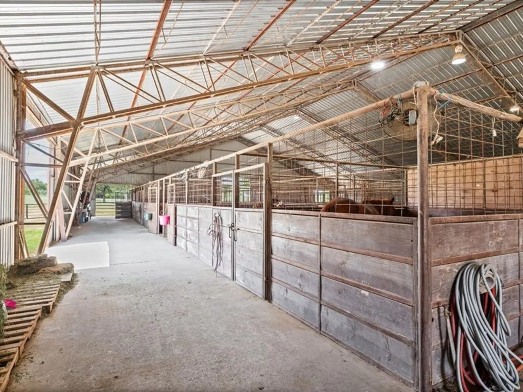 Single Family Residence For Sale in Somervell County , 4314 County Road 1008, Glen Rose, Texas 76043, 4 Bedroom, 4 Bathroom, Garage spaces, 3,008 Sqft, built in 0, mls#21327709, Real Estate Agent in Glen Rose, Homes For Sale in Somervell county, Homes For Sale in Glen Rose, Realtor in Glen Rose Texas, Real Estate Brokerage Independent Realty Texas, Luminita Cordes Realtor