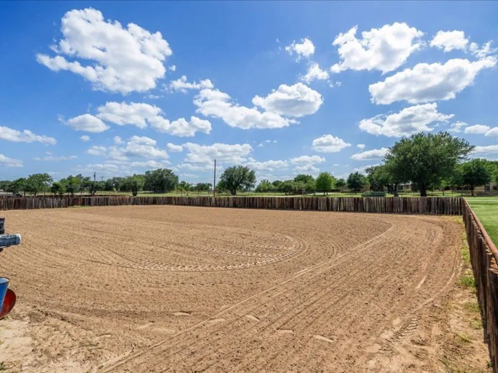 Single Family Residence For Sale in Somervell County , 4314 County Road 1008, Glen Rose, Texas 76043, 4 Bedroom, 4 Bathroom, Garage spaces, 3,008 Sqft, built in 0, mls#21327709, Real Estate Agent in Glen Rose, Homes For Sale in Somervell county, Homes For Sale in Glen Rose, Realtor in Glen Rose Texas, Real Estate Brokerage Independent Realty Texas, Luminita Cordes Realtor