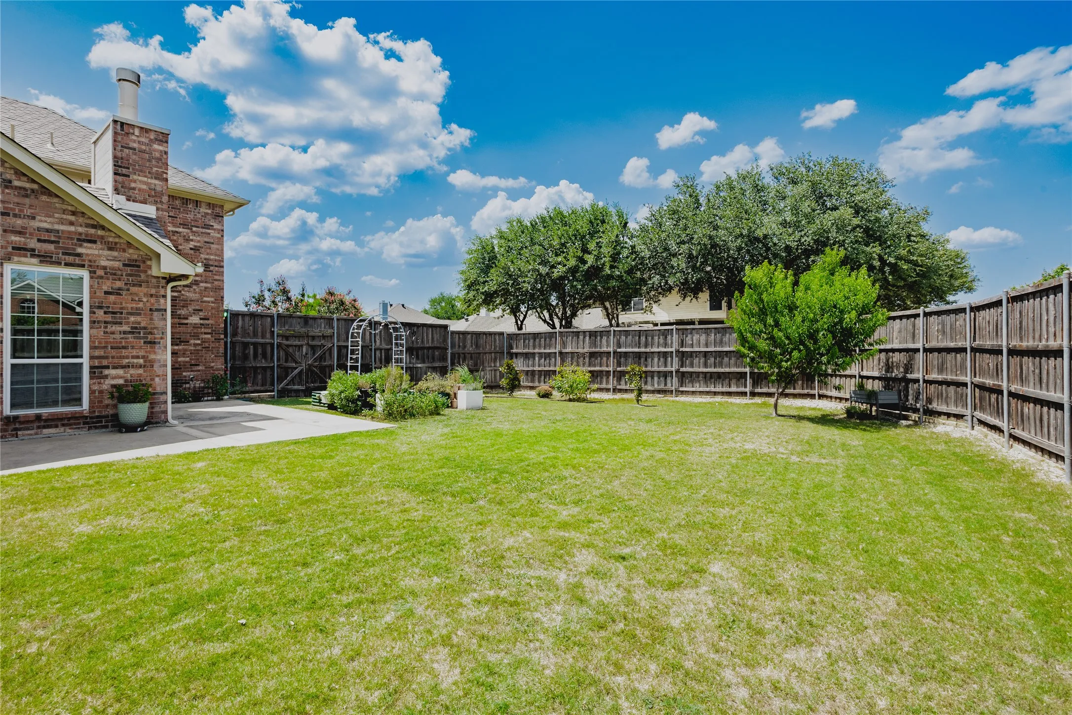 Single Family Residence For Sale in Collin County , 3915 Compton Drive, Richardson, Texas 75082, 4 Bedroom, 3 Bathroom, 2 Garage spaces, 3,211 Sqft, built in 1997, mls#21325078, Real Estate Agent in Richardson, Homes For Sale in Collin county, Homes For Sale in Richardson, Realtor in Richardson Texas, Real Estate Brokerage Independent Realty Texas, Luminita Cordes Realtor