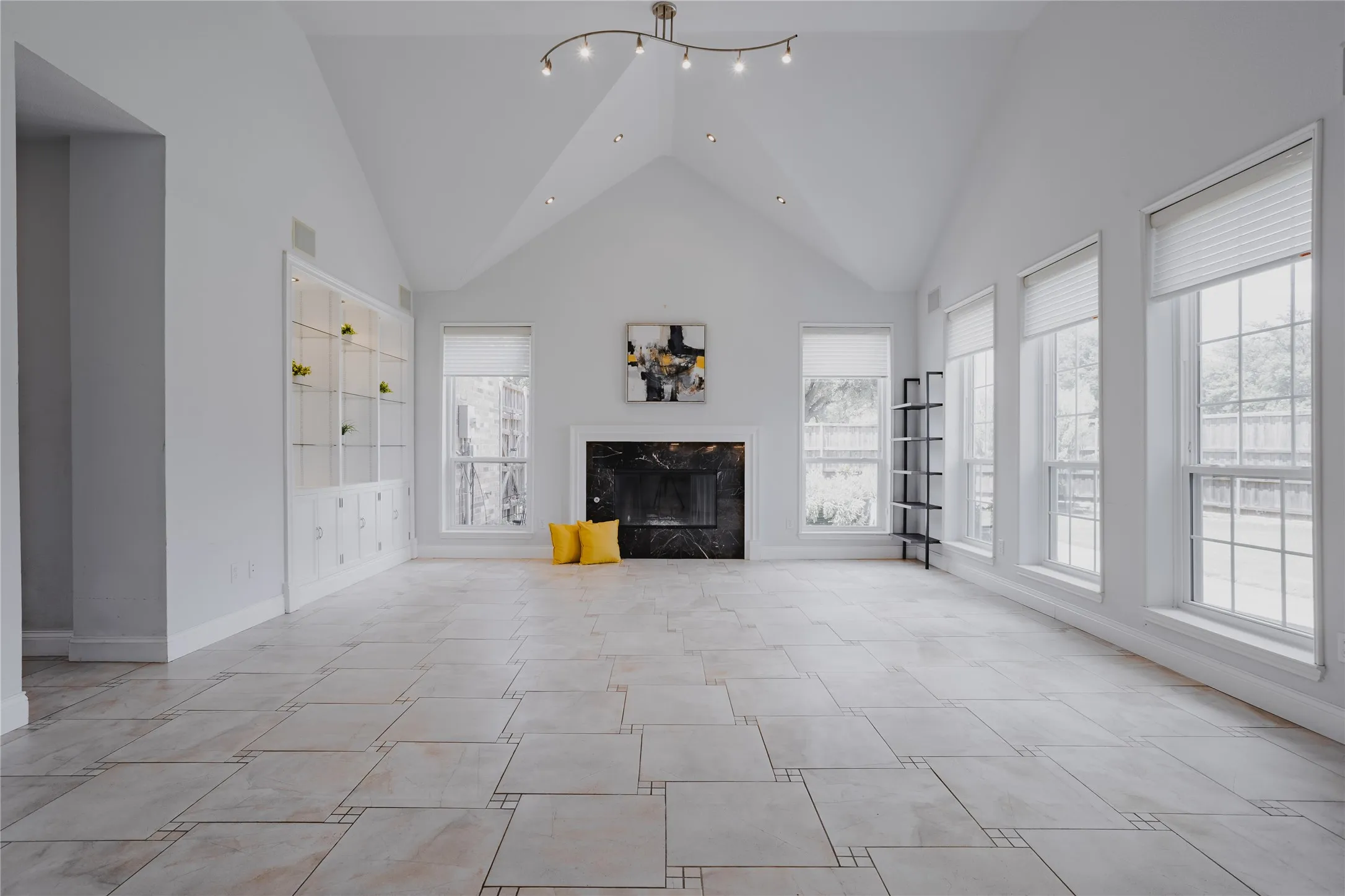 Single Family Residence For Sale in Collin County , 3915 Compton Drive, Richardson, Texas 75082, 4 Bedroom, 3 Bathroom, 2 Garage spaces, 3,211 Sqft, built in 1997, mls#21325078, Real Estate Agent in Richardson, Homes For Sale in Collin county, Homes For Sale in Richardson, Realtor in Richardson Texas, Real Estate Brokerage Independent Realty Texas, Luminita Cordes Realtor