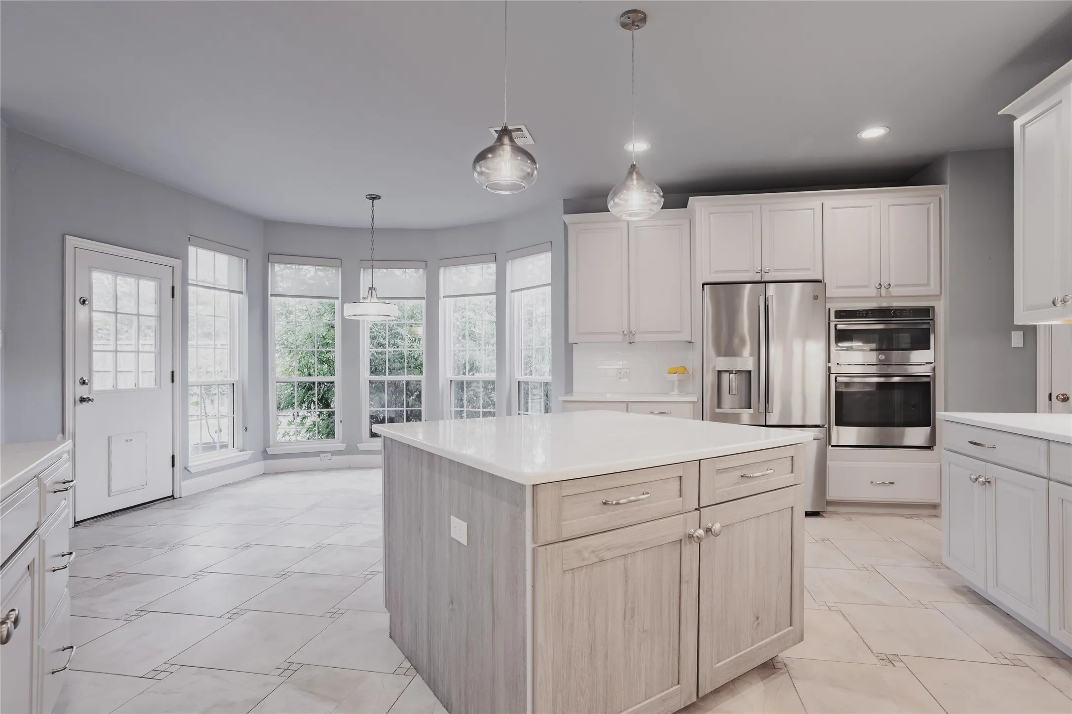 Single Family Residence For Sale in Collin County , 3915 Compton Drive, Richardson, Texas 75082, 4 Bedroom, 3 Bathroom, 2 Garage spaces, 3,211 Sqft, built in 1997, mls#21325078, Real Estate Agent in Richardson, Homes For Sale in Collin county, Homes For Sale in Richardson, Realtor in Richardson Texas, Real Estate Brokerage Independent Realty Texas, Luminita Cordes Realtor