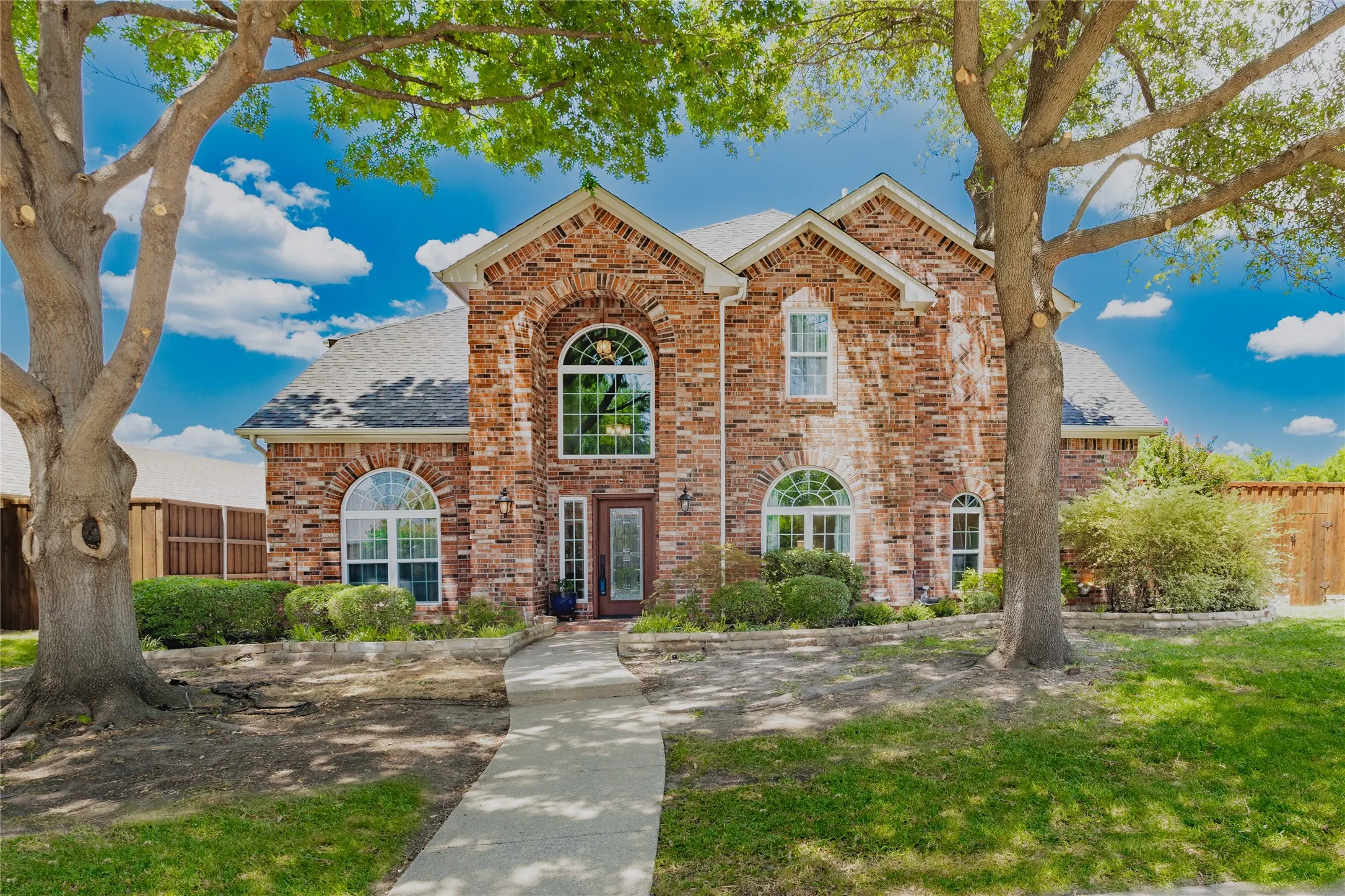 Single Family Residence For Sale in Collin County , 3915 Compton Drive, Richardson, Texas 75082, 4 Bedroom, 3 Bathroom, 2 Garage spaces, 3,211 Sqft, built in 1997, mls#21325078, Real Estate Agent in Richardson, Homes For Sale in Collin county, Homes For Sale in Richardson, Realtor in Richardson Texas, Real Estate Brokerage Independent Realty Texas, Luminita Cordes Realtor