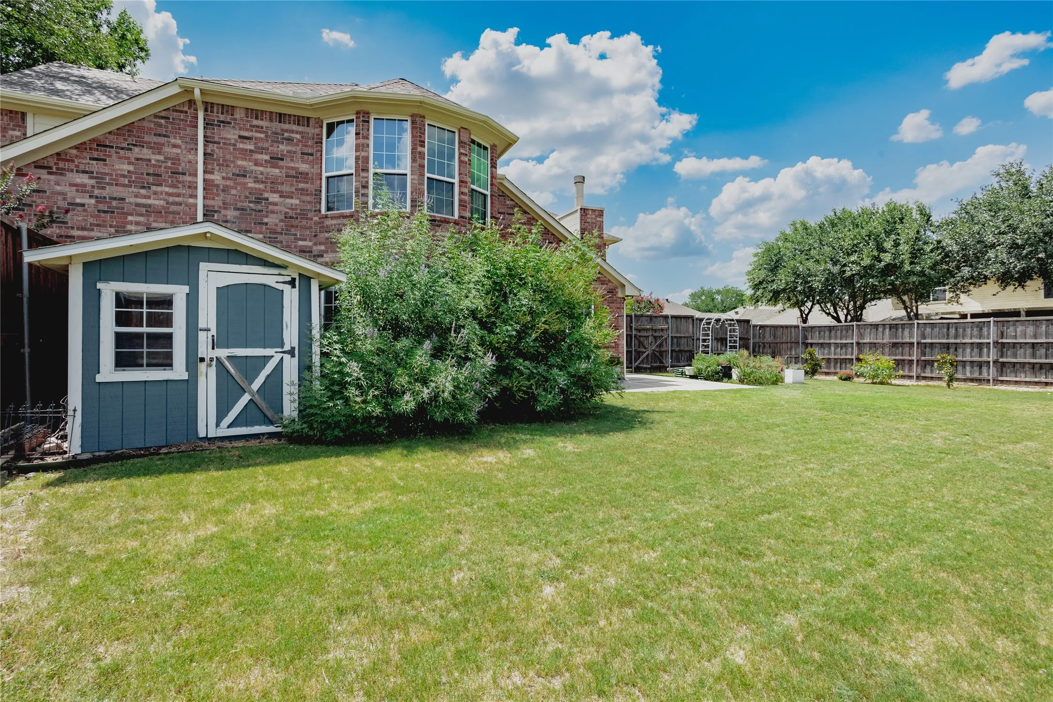 Single Family Residence For Sale in Collin County , 3915 Compton Drive, Richardson, Texas 75082, 4 Bedroom, 3 Bathroom, 2 Garage spaces, 3,211 Sqft, built in 1997, mls#21325078, Real Estate Agent in Richardson, Homes For Sale in Collin county, Homes For Sale in Richardson, Realtor in Richardson Texas, Real Estate Brokerage Independent Realty Texas, Luminita Cordes Realtor