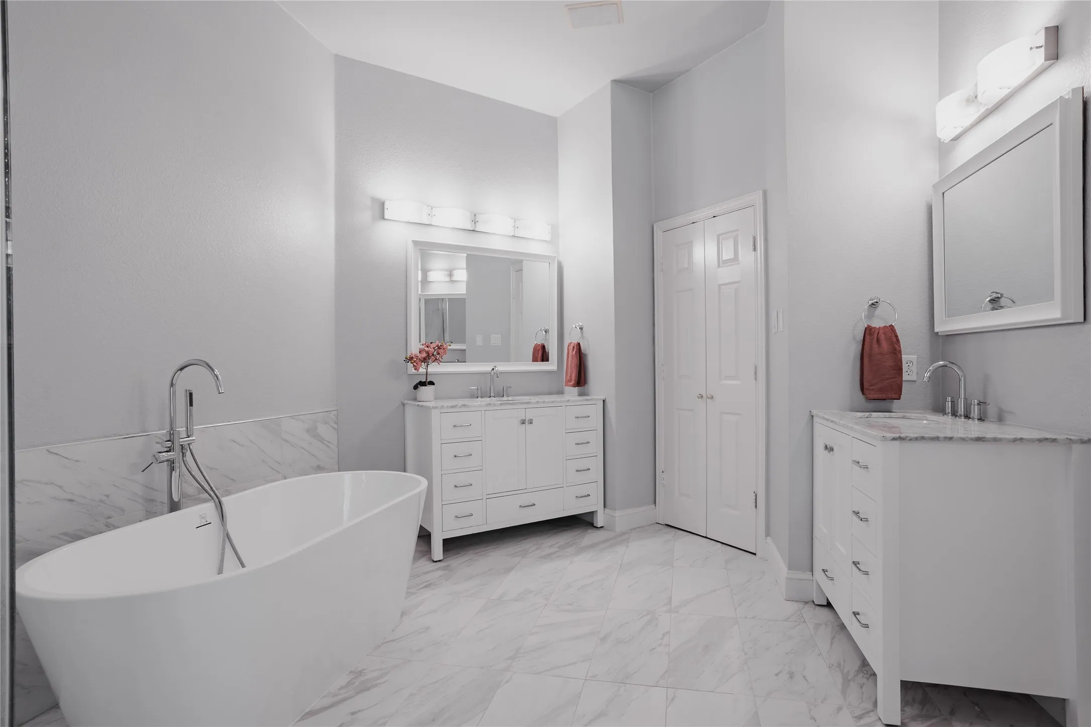 Single Family Residence For Sale in Collin County , 3915 Compton Drive, Richardson, Texas 75082, 4 Bedroom, 3 Bathroom, 2 Garage spaces, 3,211 Sqft, built in 1997, mls#21325078, Real Estate Agent in Richardson, Homes For Sale in Collin county, Homes For Sale in Richardson, Realtor in Richardson Texas, Real Estate Brokerage Independent Realty Texas, Luminita Cordes Realtor